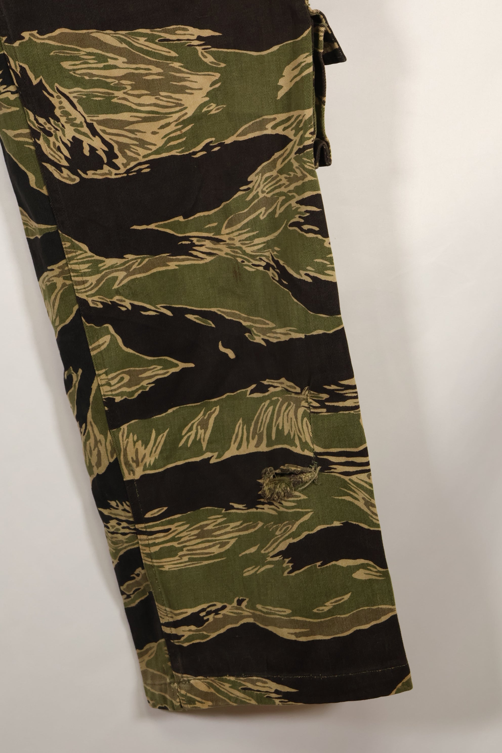 実物 沖縄タイガー タイガーストライプ パンツ Asian Cut 褪色あり 中古品