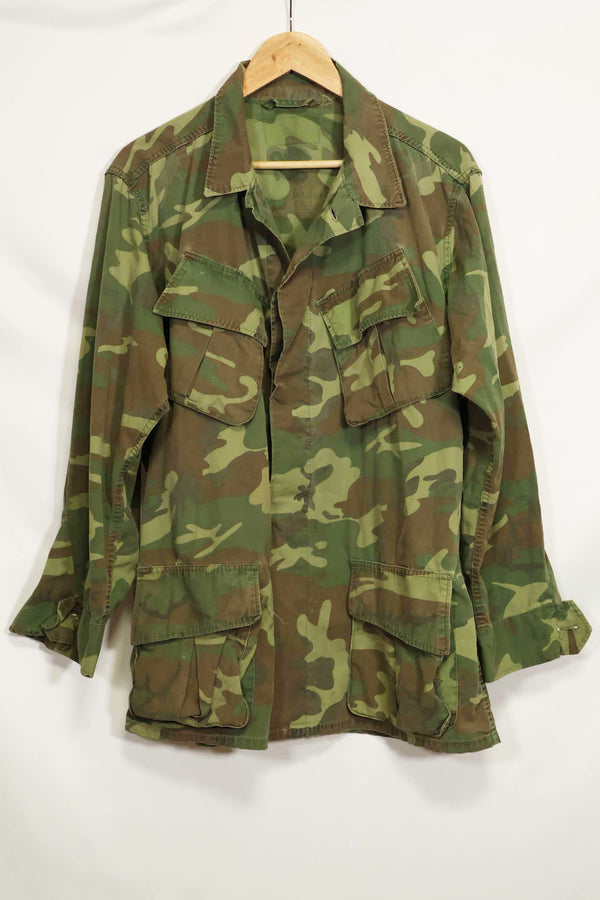 Circa 1966-67 ERDL early print jungle fatigued jacket made by Poplin, no size tag, used.
