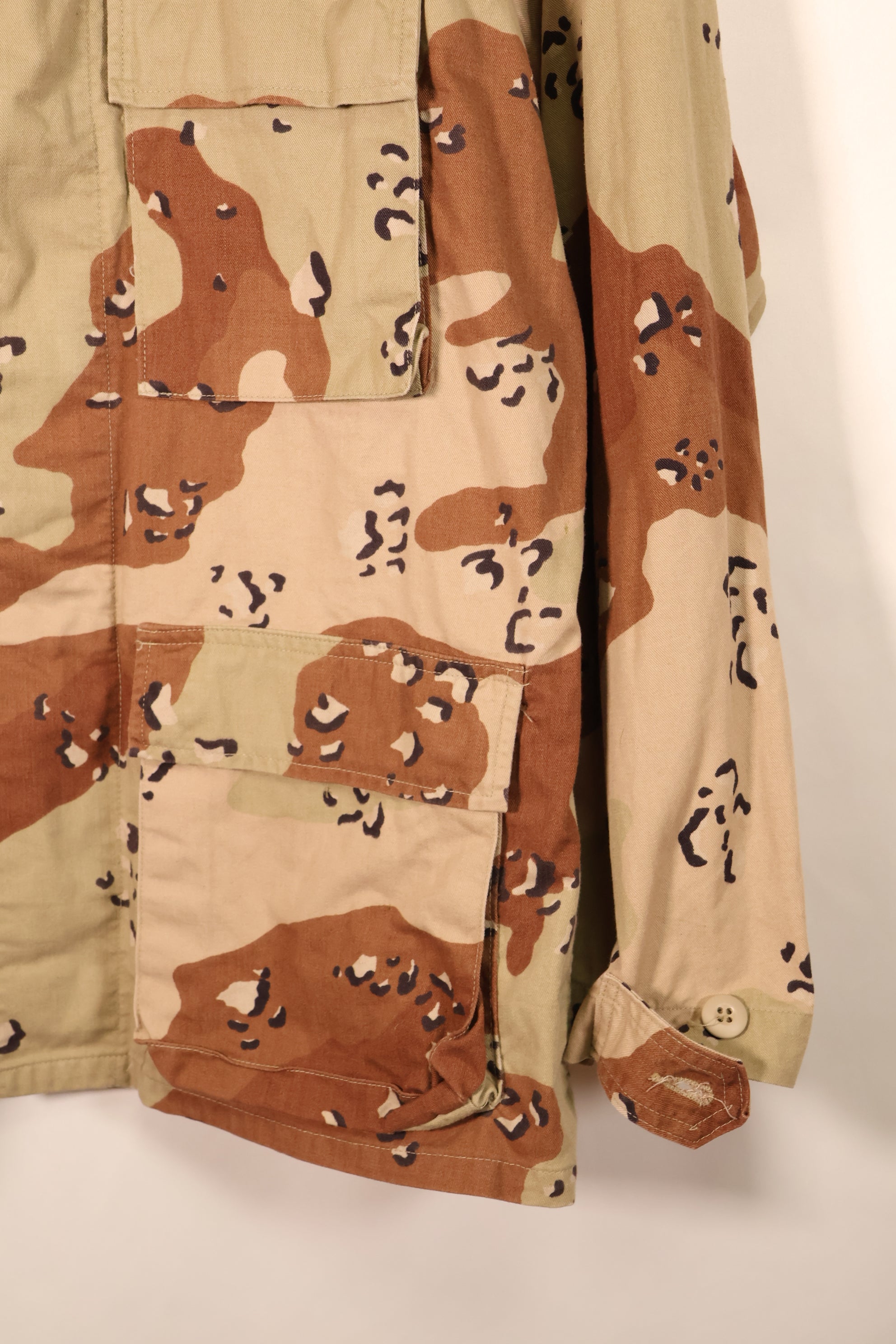 1990 Contract, M-R, U.S. Military, 6C Desert Pattern, Chocolate Chip Camo Jacket, Used