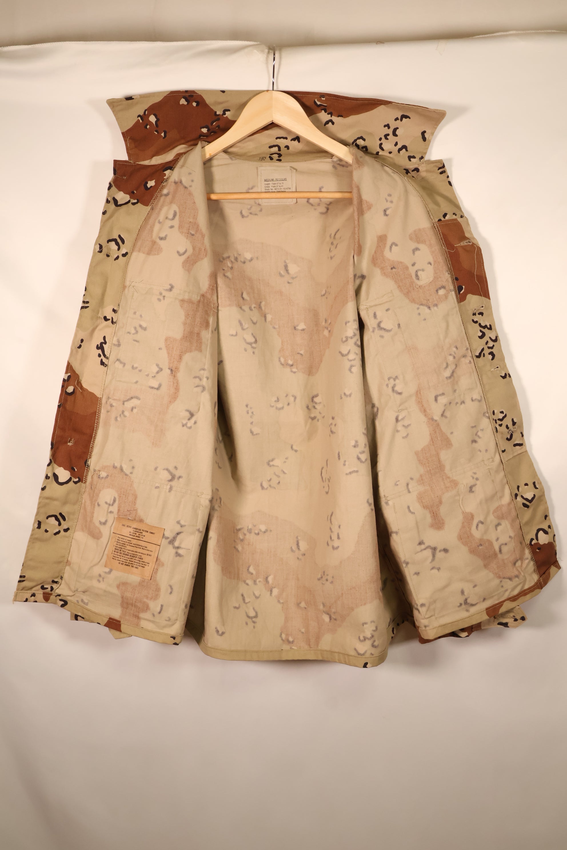 1990 Contract, M-R, U.S. Military, 6C Desert Pattern, Chocolate Chip Camo Jacket, in Good Condition