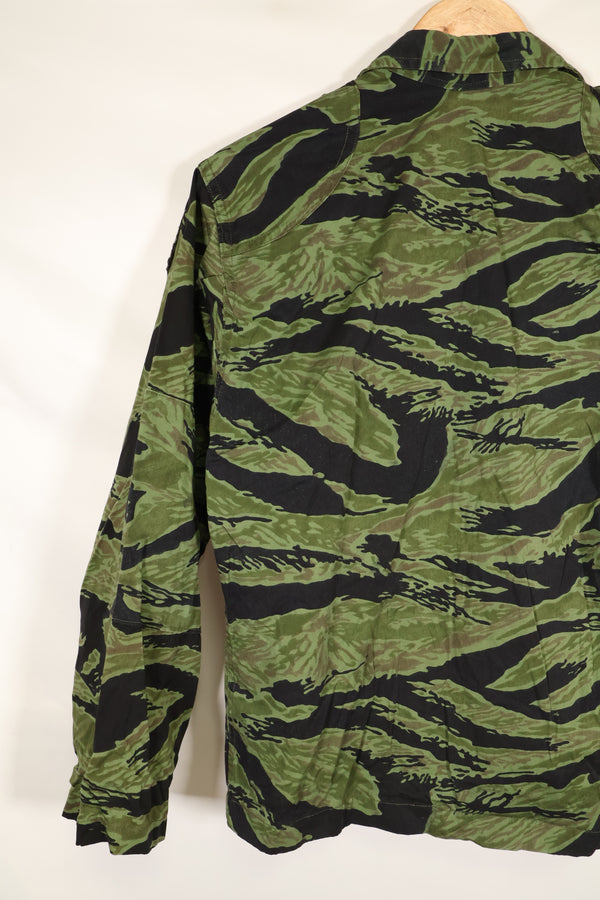 1968 and 1969 73rd surveillance airplane company direct embroidery VNMC 4th pattern tiger stripe set, never used