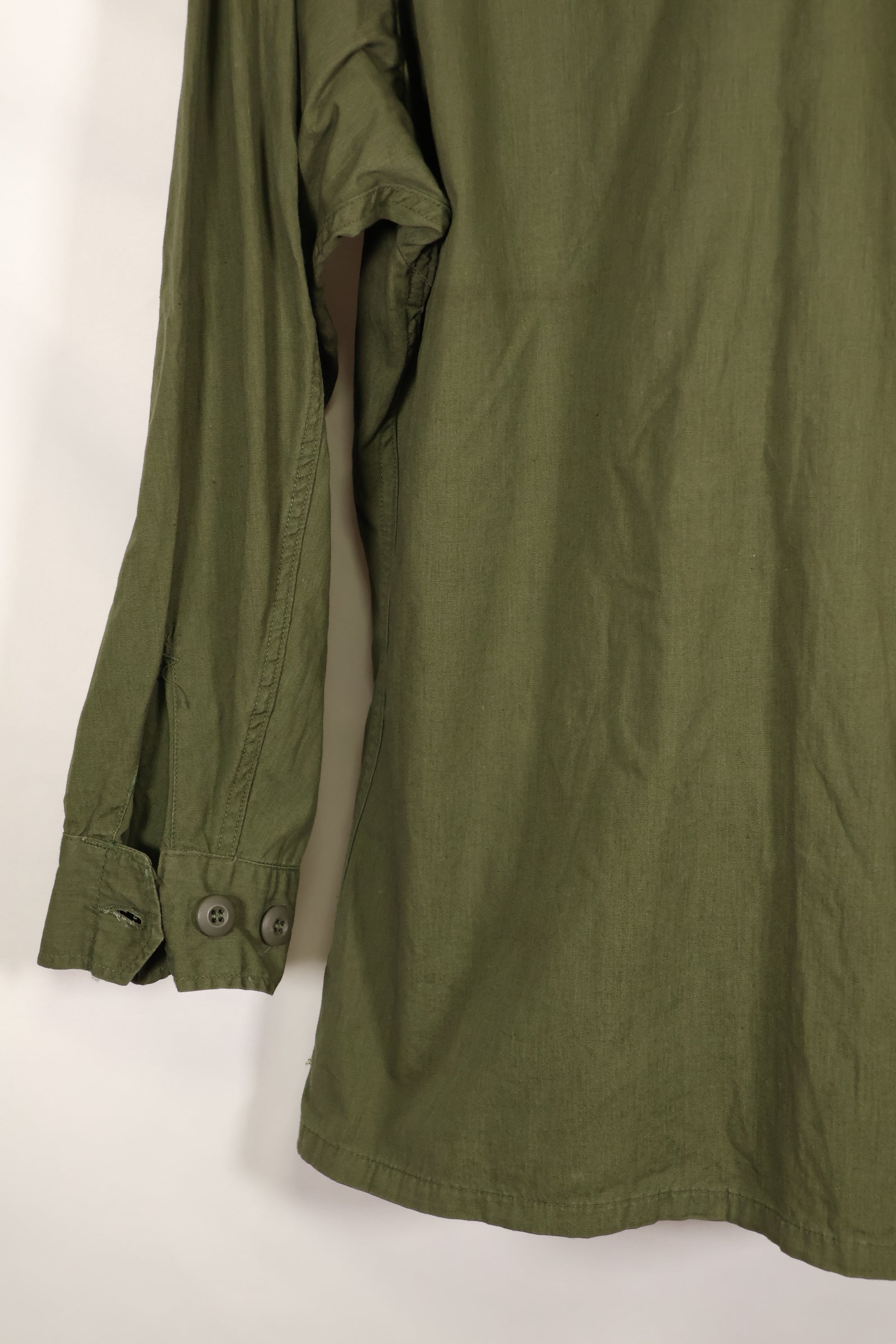 1967 Contract M-R 3rd Model Jungle Fatigue Jacket with patches, good condition, used.