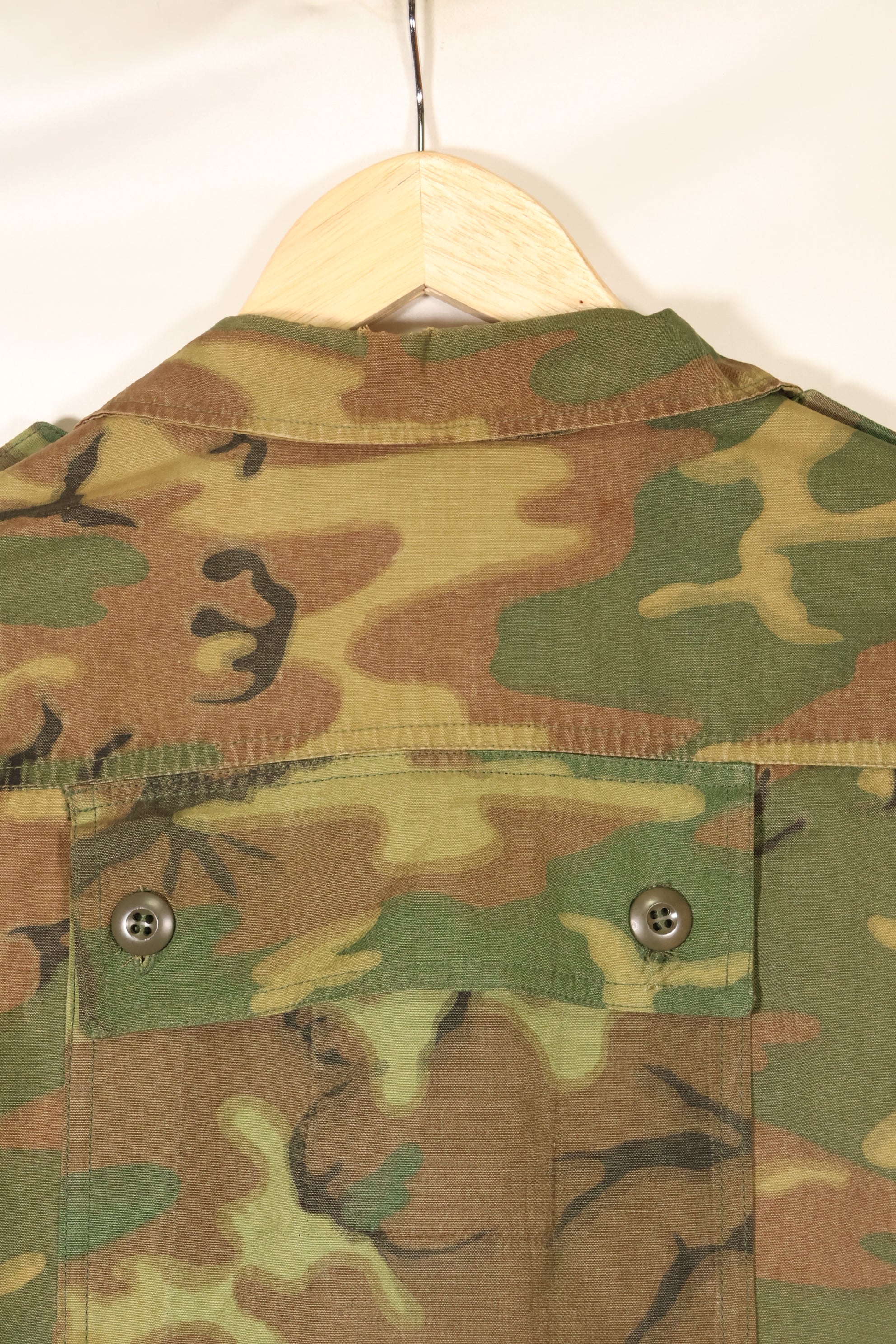 Mid-1960s non ripstop fabric ERDL camouflage rare print fabric jungle fatigues jacket, used.