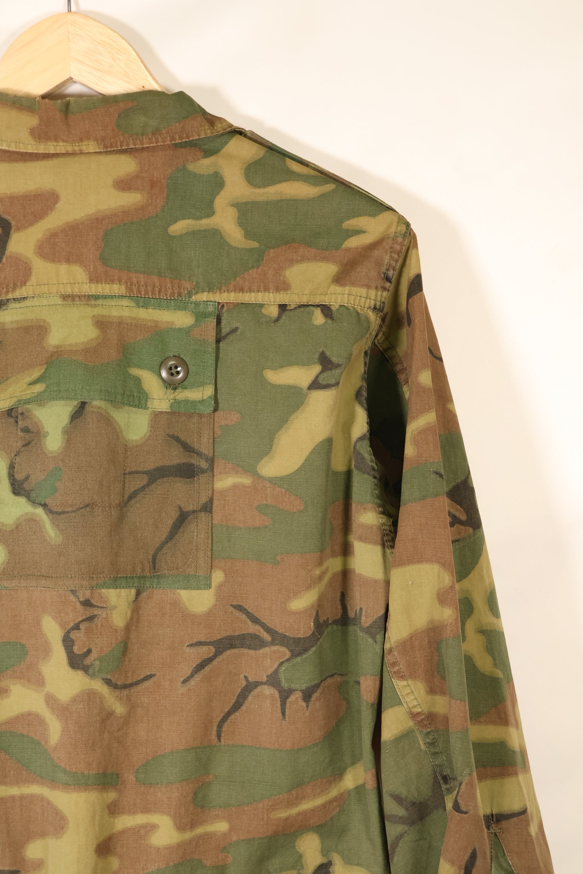 Mid-1960s non ripstop fabric ERDL camouflage rare print fabric jungle fatigues jacket, used.