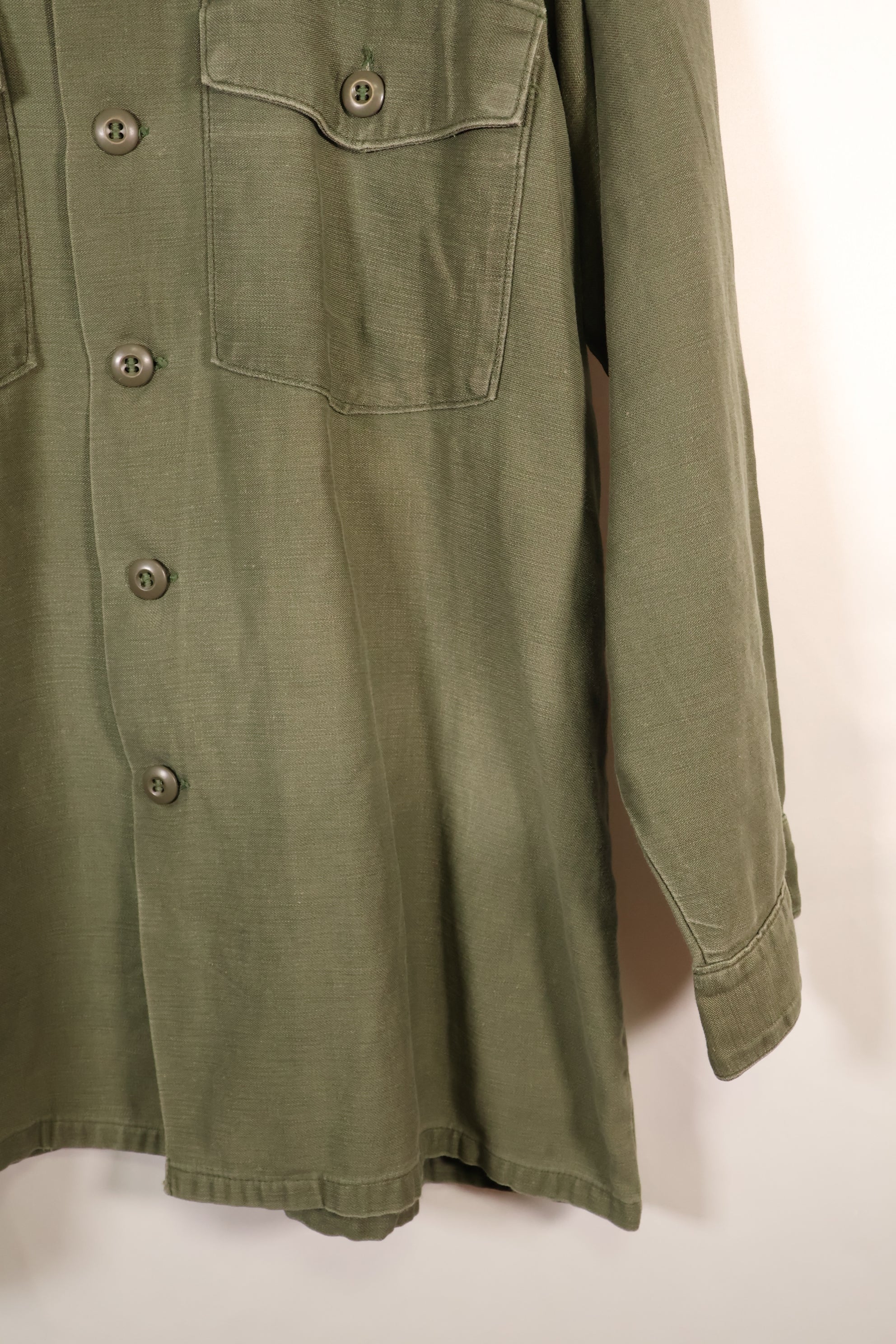 Late 1960s Contract Item, 16 1/2 x 32, OG-107, Utility Shirt with Patch, Used