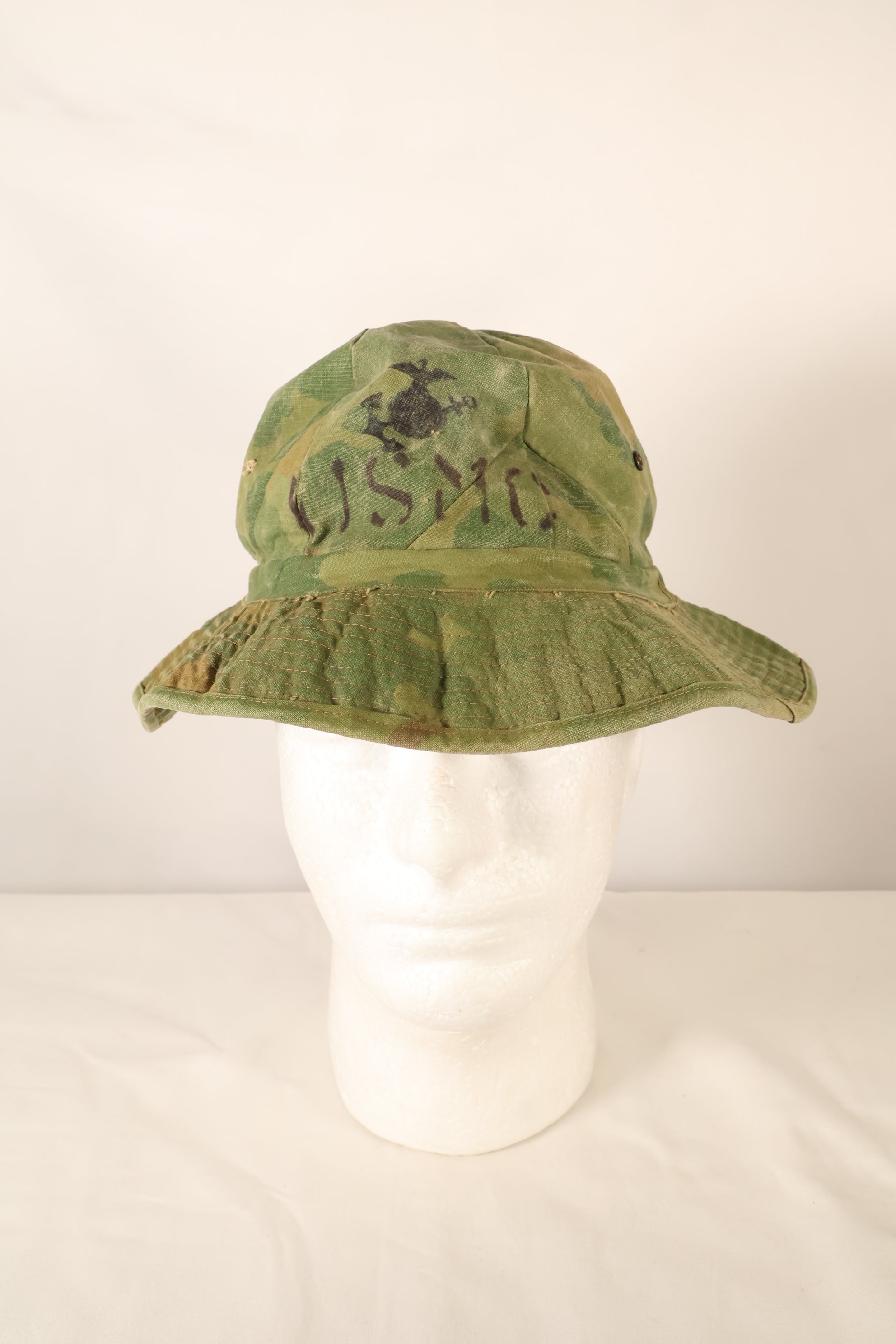 1960s-early 70s USMC privately procured Mitchell pattern camouflage shelterhalf boonie hat, used.