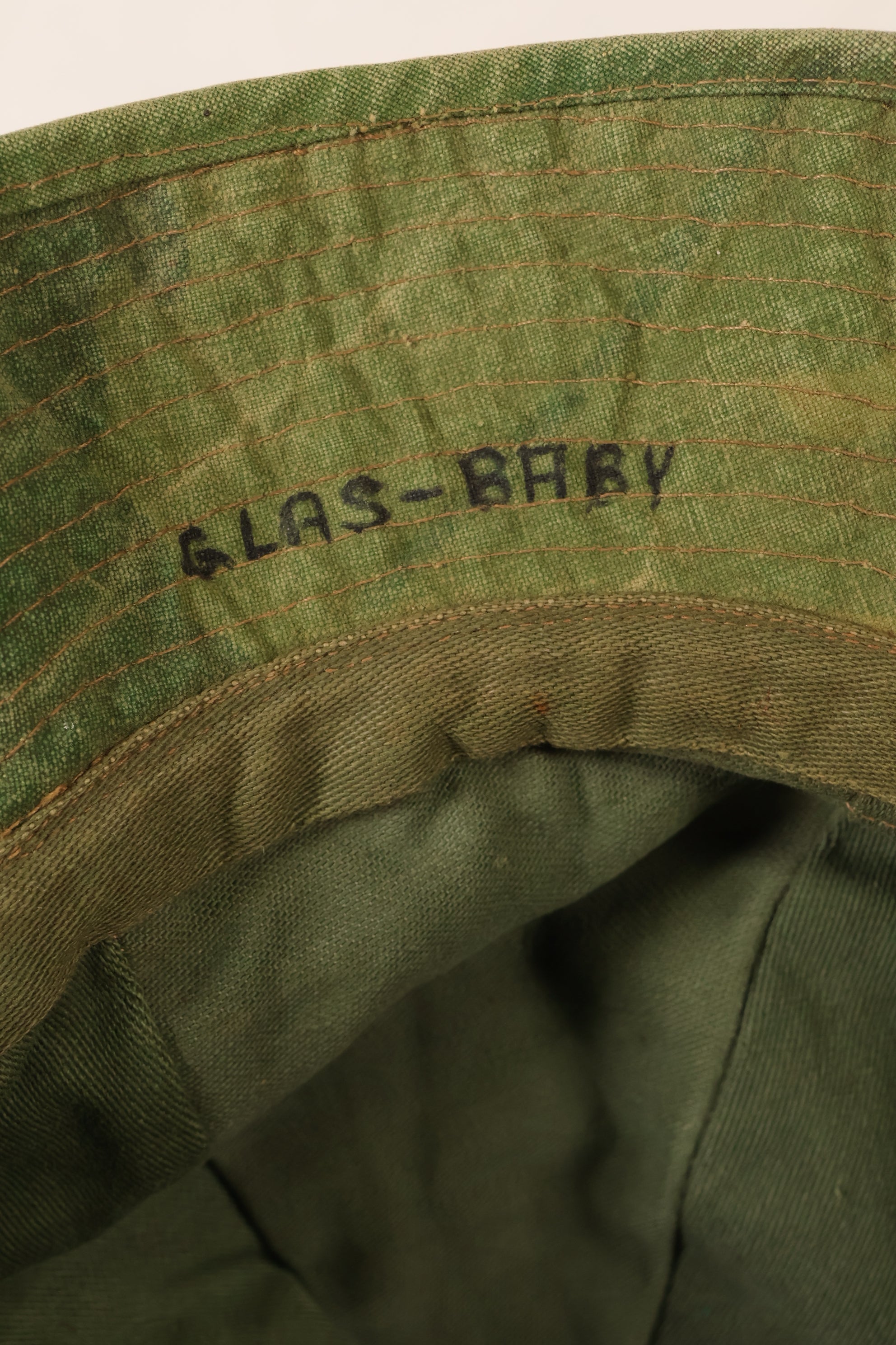 1960s-early 70s USMC privately procured Mitchell pattern camouflage shelterhalf boonie hat, used.