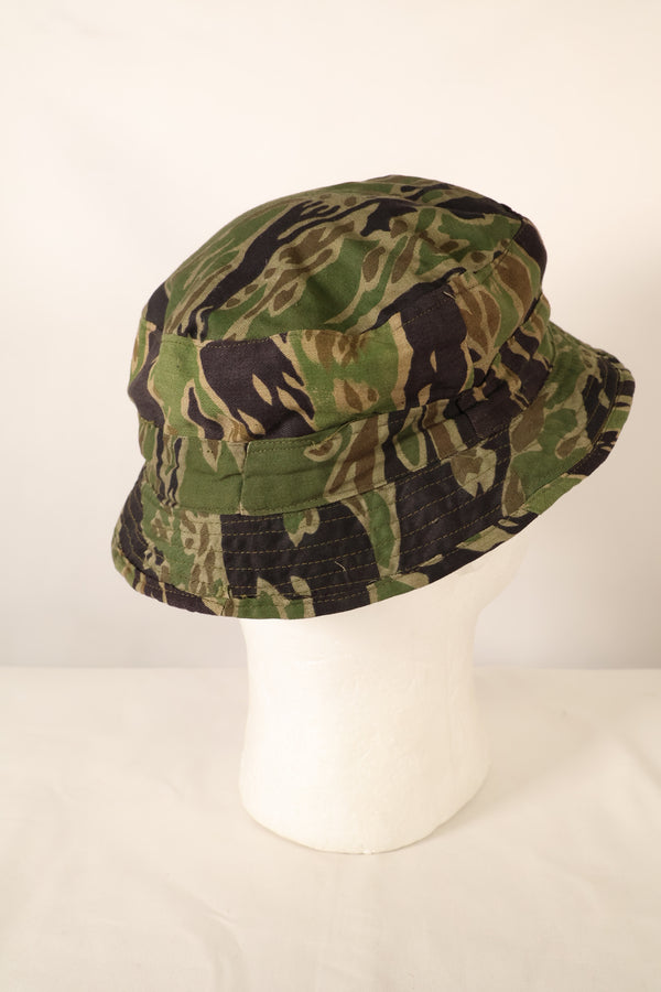 Late 1960s Late War Pattern Locally Made Booney Hat in good used condition.