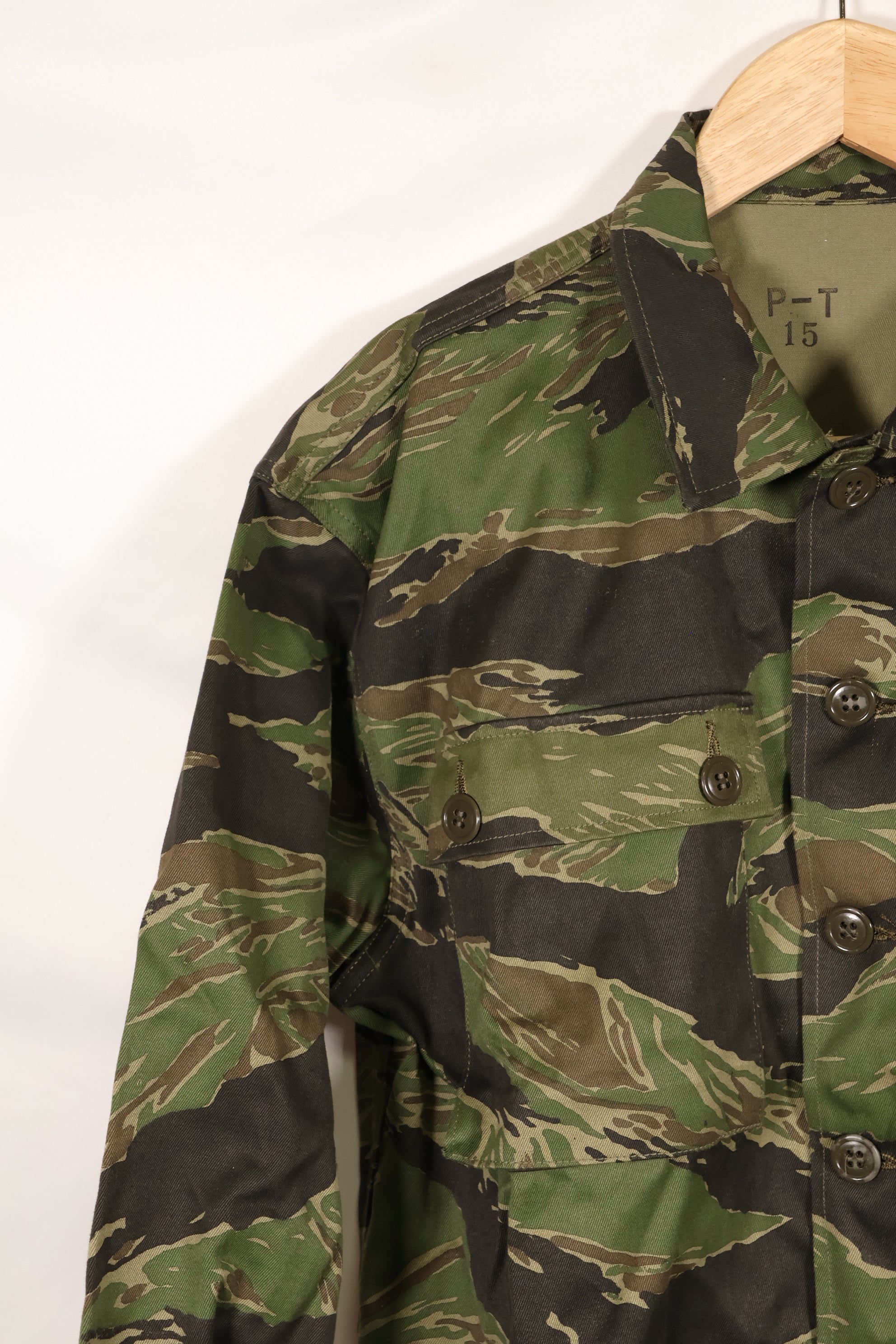 1970s DAJB09 with contract tag Made in Japan Tiger stripe top and bottom set, never used