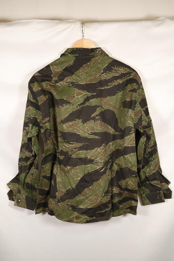 1970s DAJB09 with contract tag Made in Japan Tiger stripe top and bottom set, never used