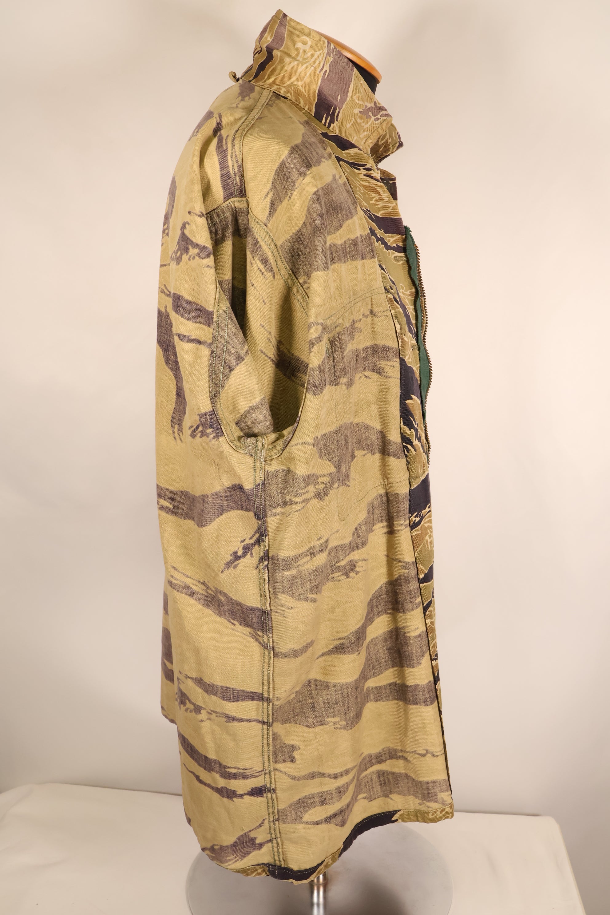 Late 1960s—Worn by a former MIKE FORCE advisor—Gold Tiger US-M shirt with modified zipper