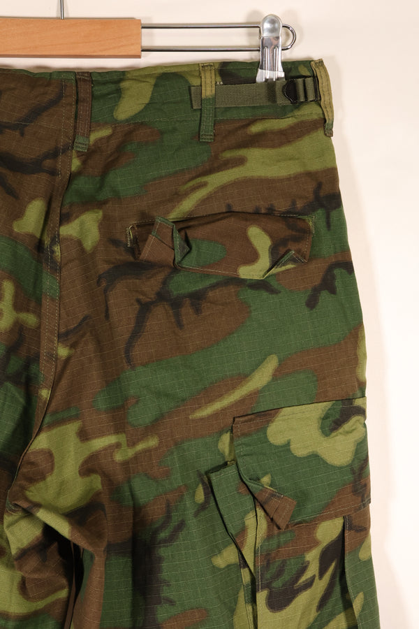 1969 Contract, S-R, Virtually Unused, ERDL Green Leaf Camo Fatigue Pants, Zipper Damaged