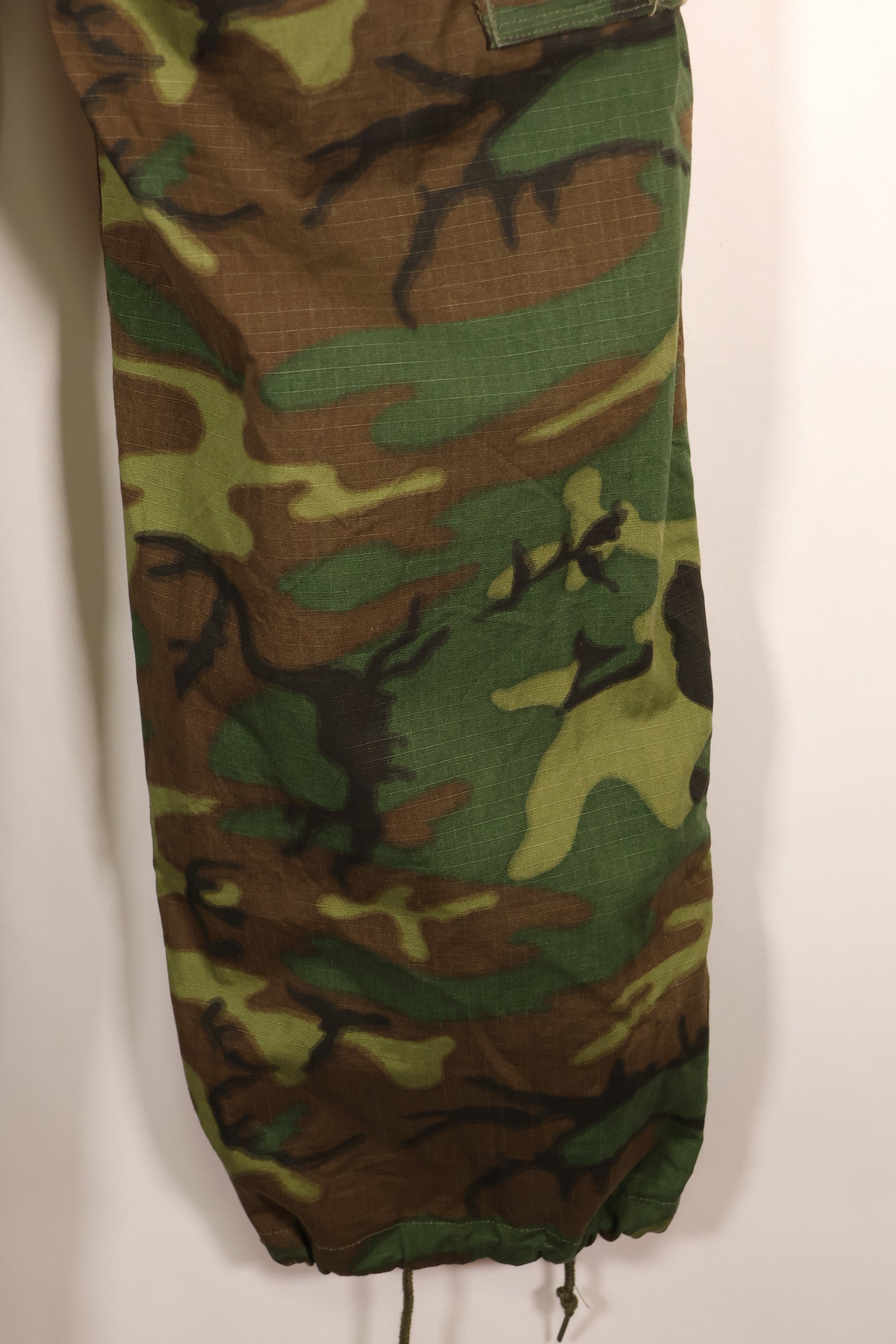 1969 Contract, S-R, Virtually Unused, ERDL Green Leaf Camo Fatigue Pants, Zipper Damaged