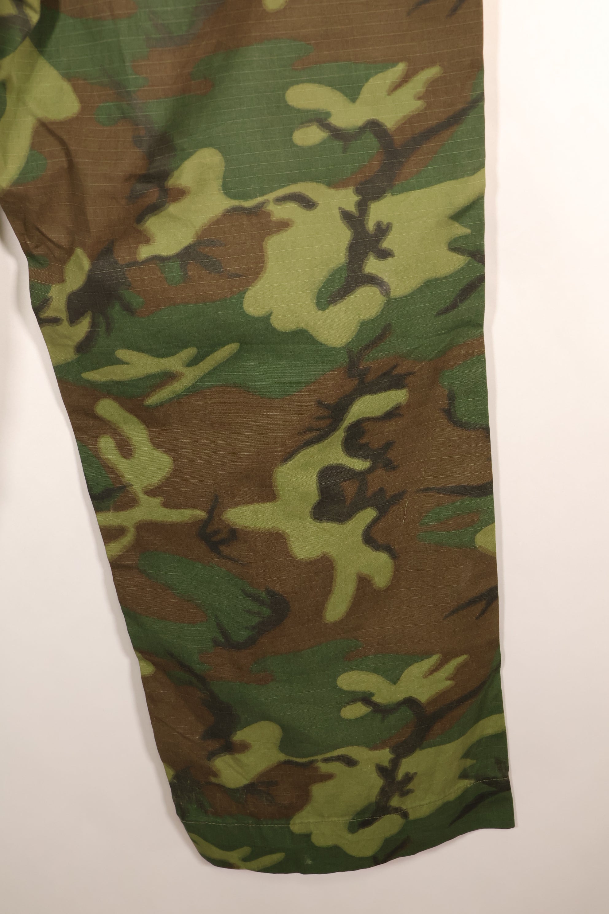 Late 1960s; Estimated size 36–38; ERDL Green Leaf Camo; OG-107 pant cut; utility pants; used
