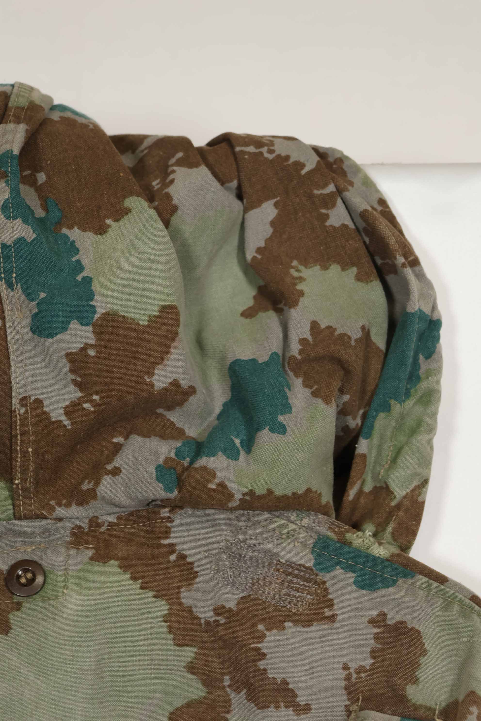 1960 East German Army NVA M58 Flächentarn sniper smock in blumentern camouflage, used.