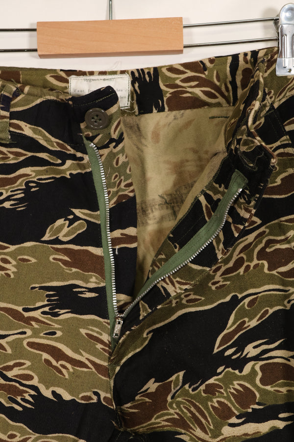 Mid-1960s early gold tiger stripe pants, size S-R, US cut, good condition.