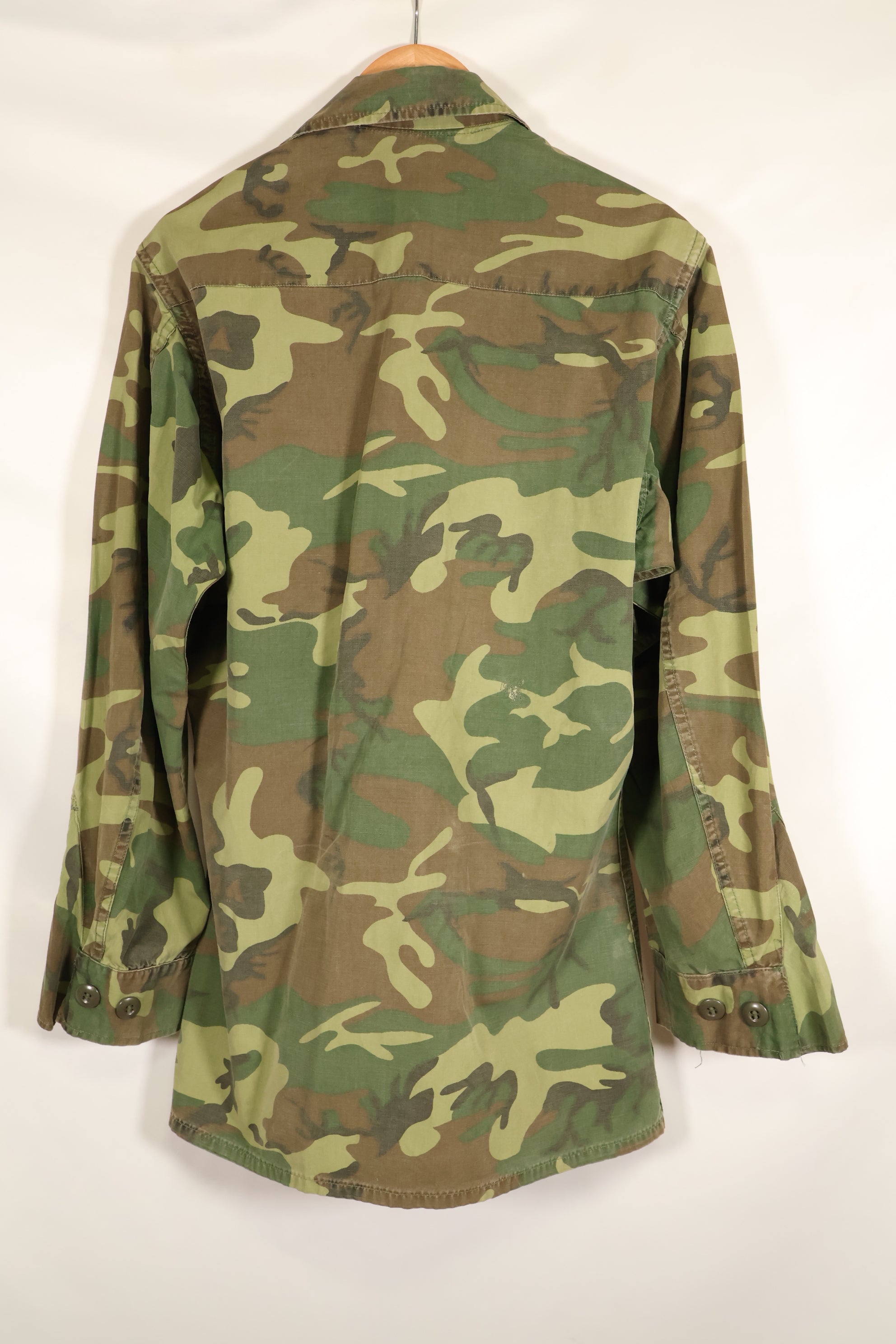 Contract circa 1967, size tag missing, early print, USMC non-rip ERDL jungle fatigues jacket, used