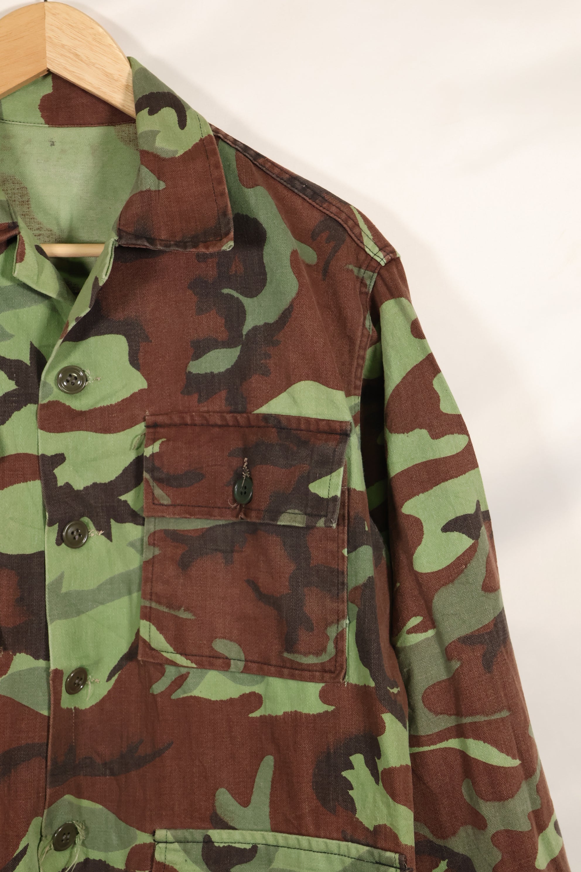 1960s US Army Advisor ARVN BDQ Ranger Shirt 4 Pockets Leaf Camouflage Shirt Used
