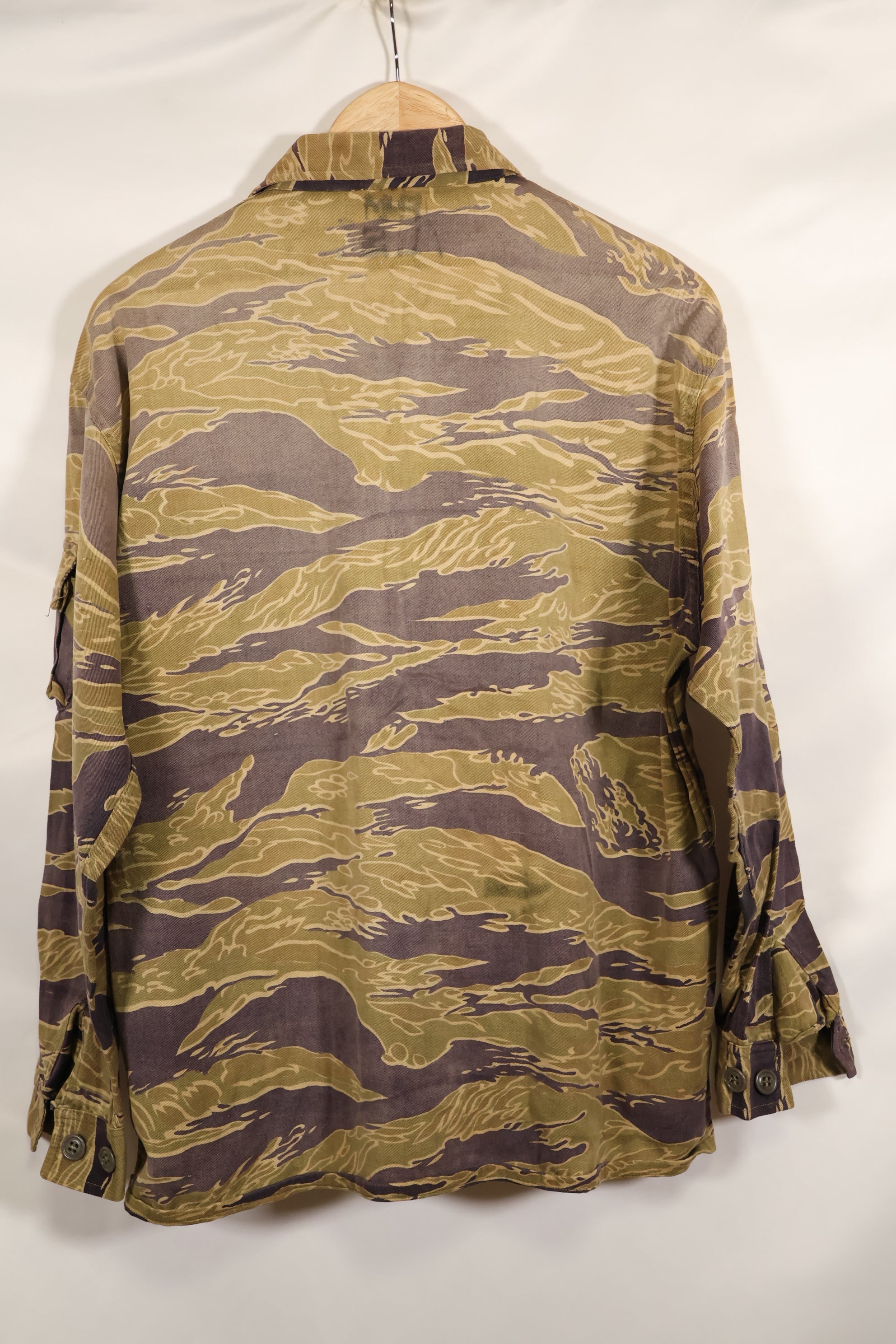 Late 1960s Gold Tiger Stripe Shirt US Cut US-M Faded Used