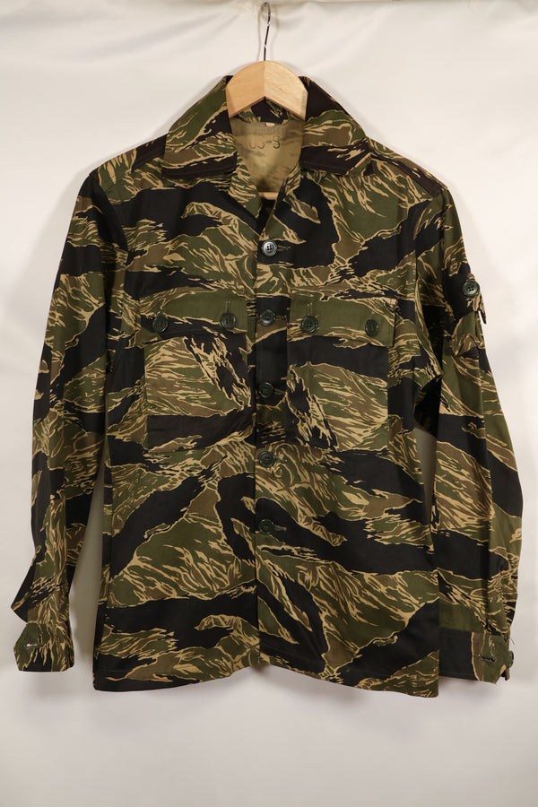 Actual deadstock Okinawa Tiger Tiger Stripe US Cut Shirt US-S Japanese mainland sewing, stained.
