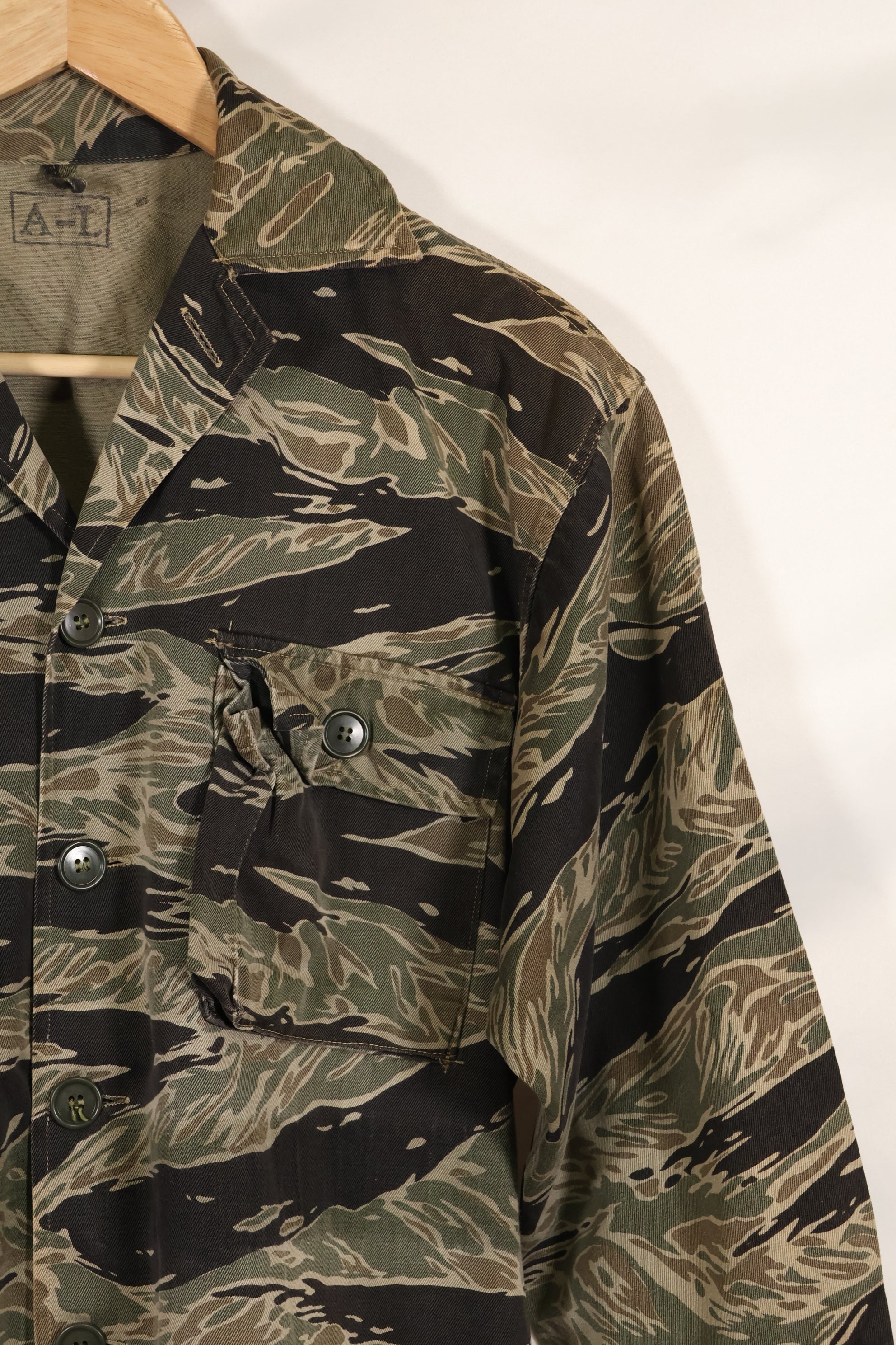 Real Silver Tiger Stripe Asian Cut A-L size shirt Used in good condition