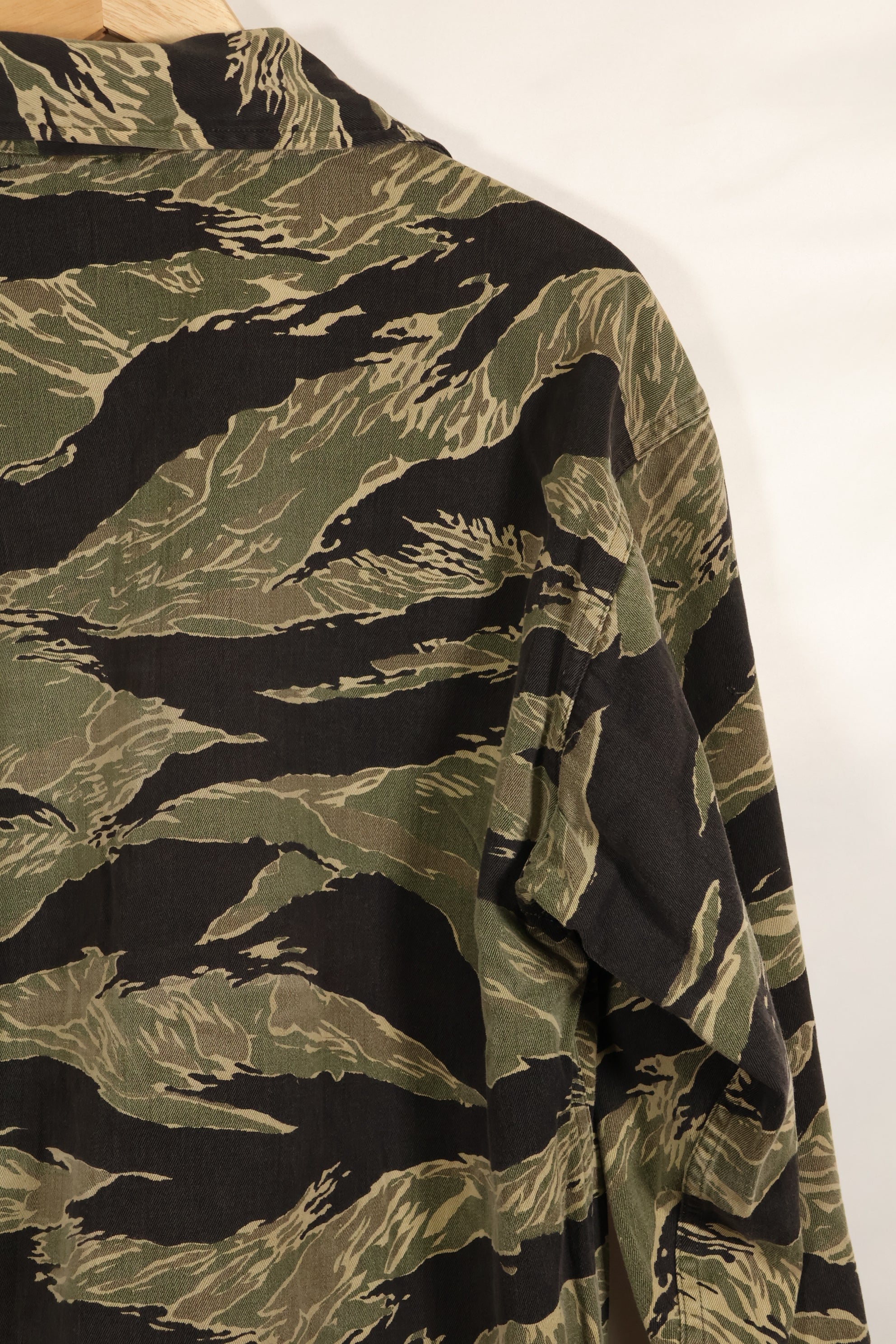Real Okinawa Tiger early jacket US-L size, mainland sewing, faded, rare size, good condition.