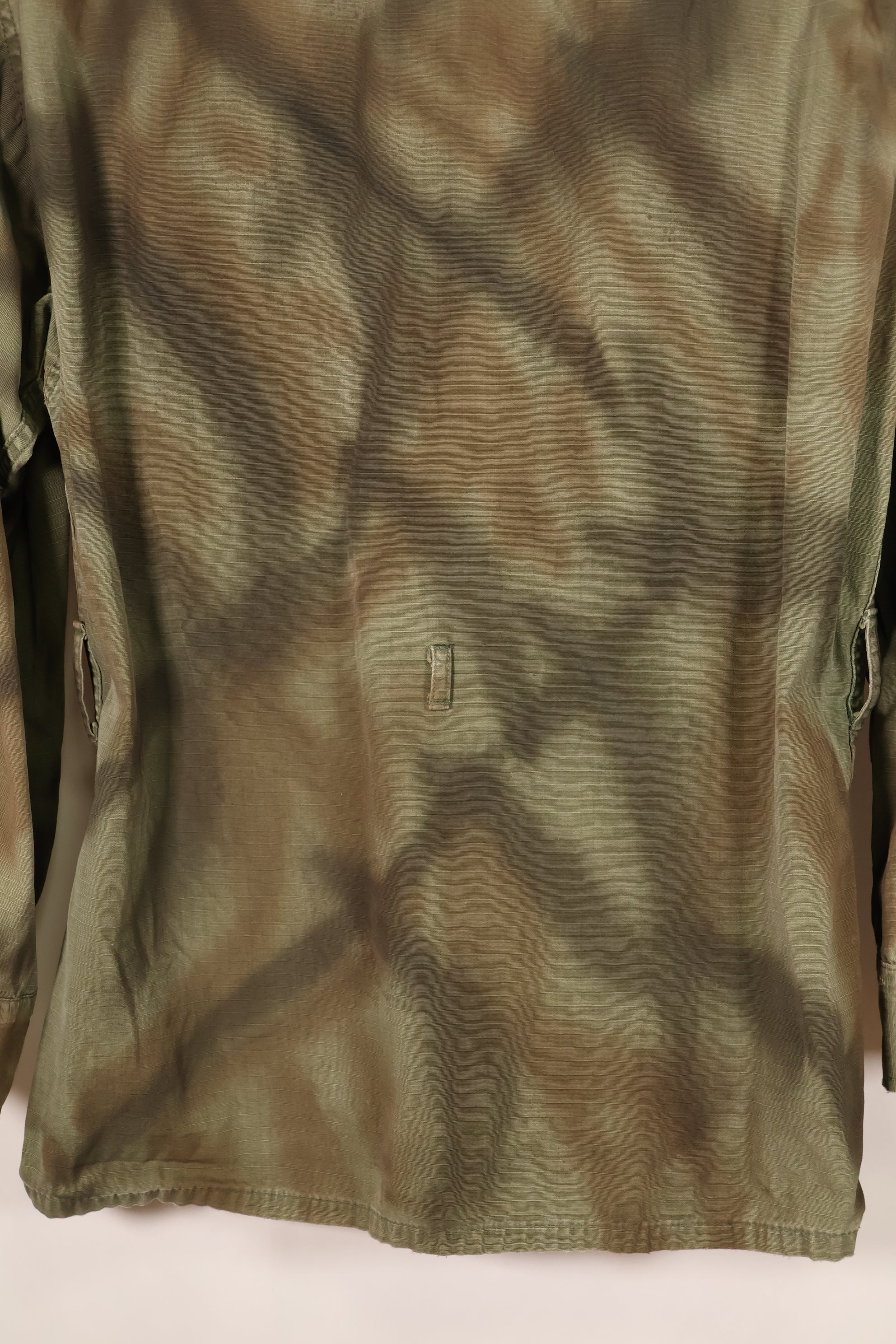 Contract from the late 1960s; Estimated S-R size; Based on an actual jacket; MACV SOG spray-painted jacket; Replica; Manufactured by MILITARIA 1911; Used item