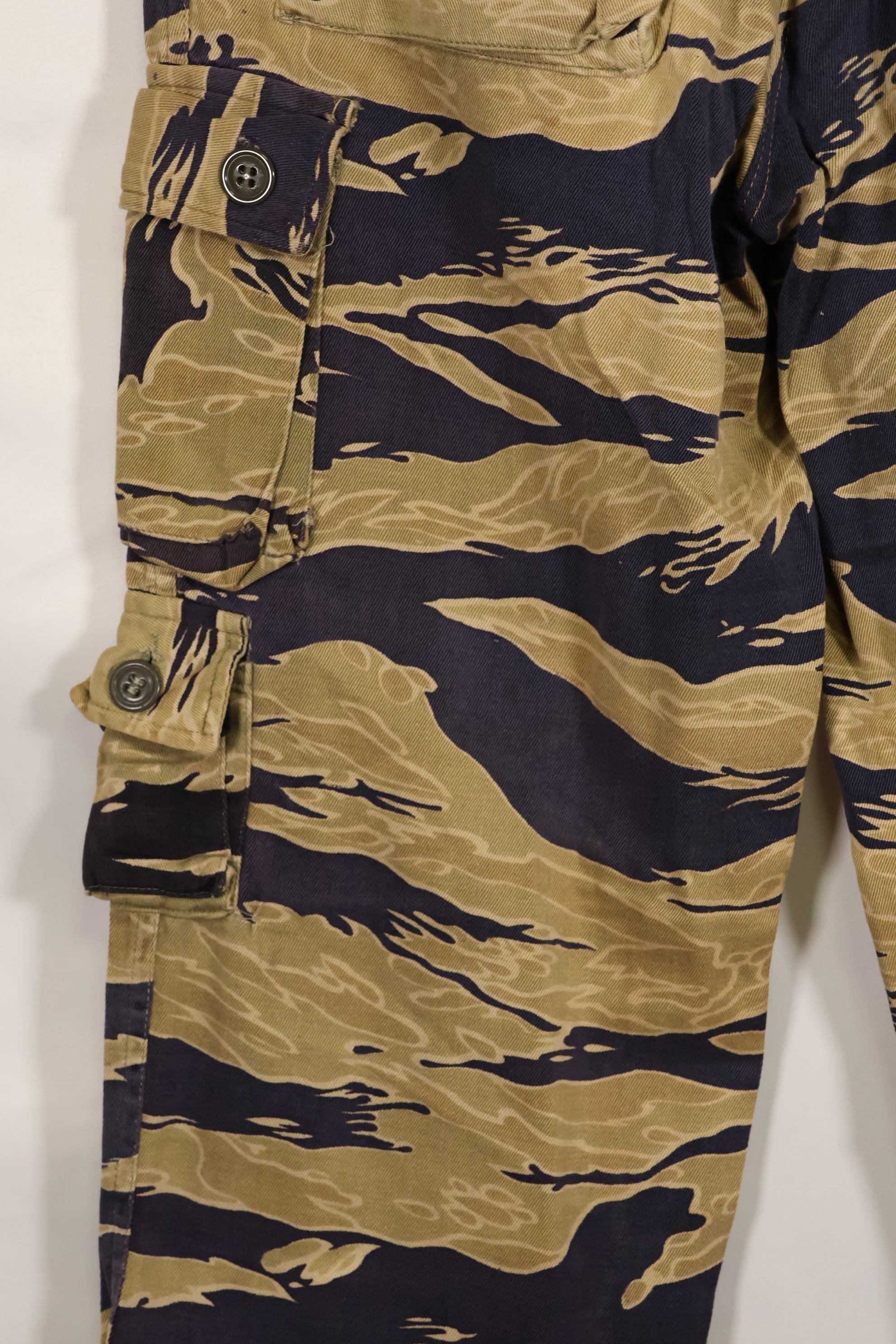 Late 1960s Gold Tiger Stripe Pants US Cut US-M Modified Faded Used