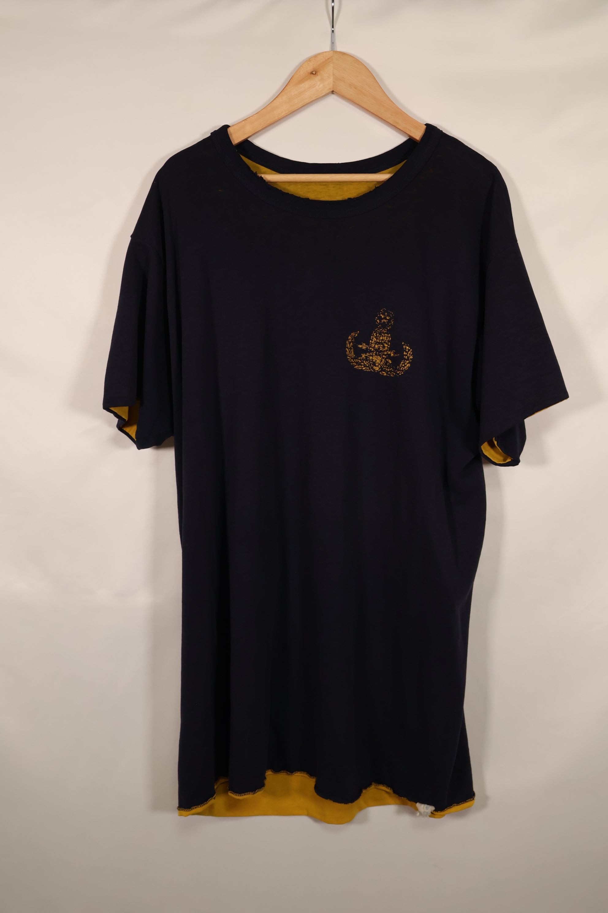 Real U.S. Navy UDT Team Reversible T-Shirt with EOD emblem print Used