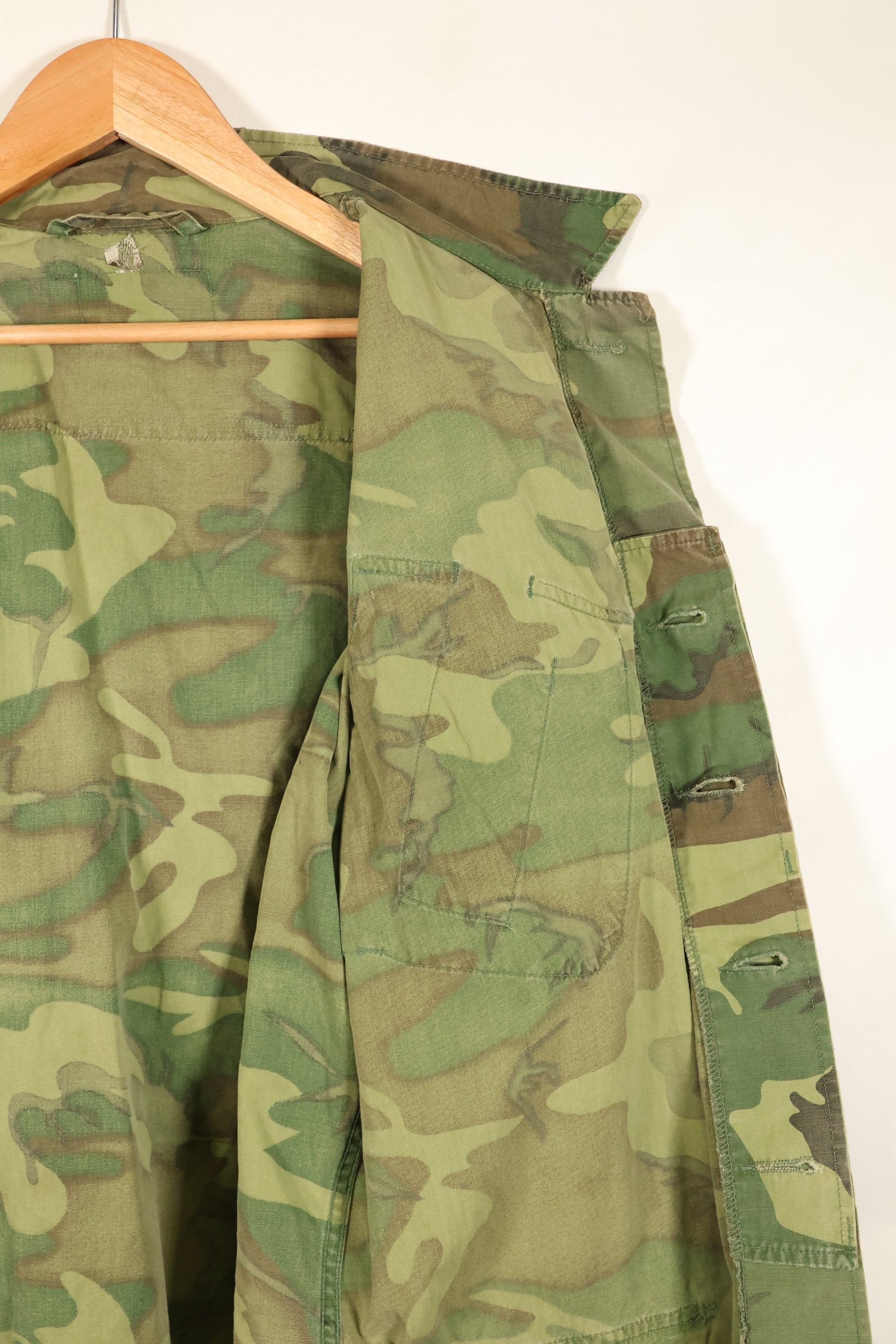 Estimated 1966–67 | Estimated M-R | No label | ERDL camouflage | Early print | Short-sleeve custom fatigue jacket | Used
