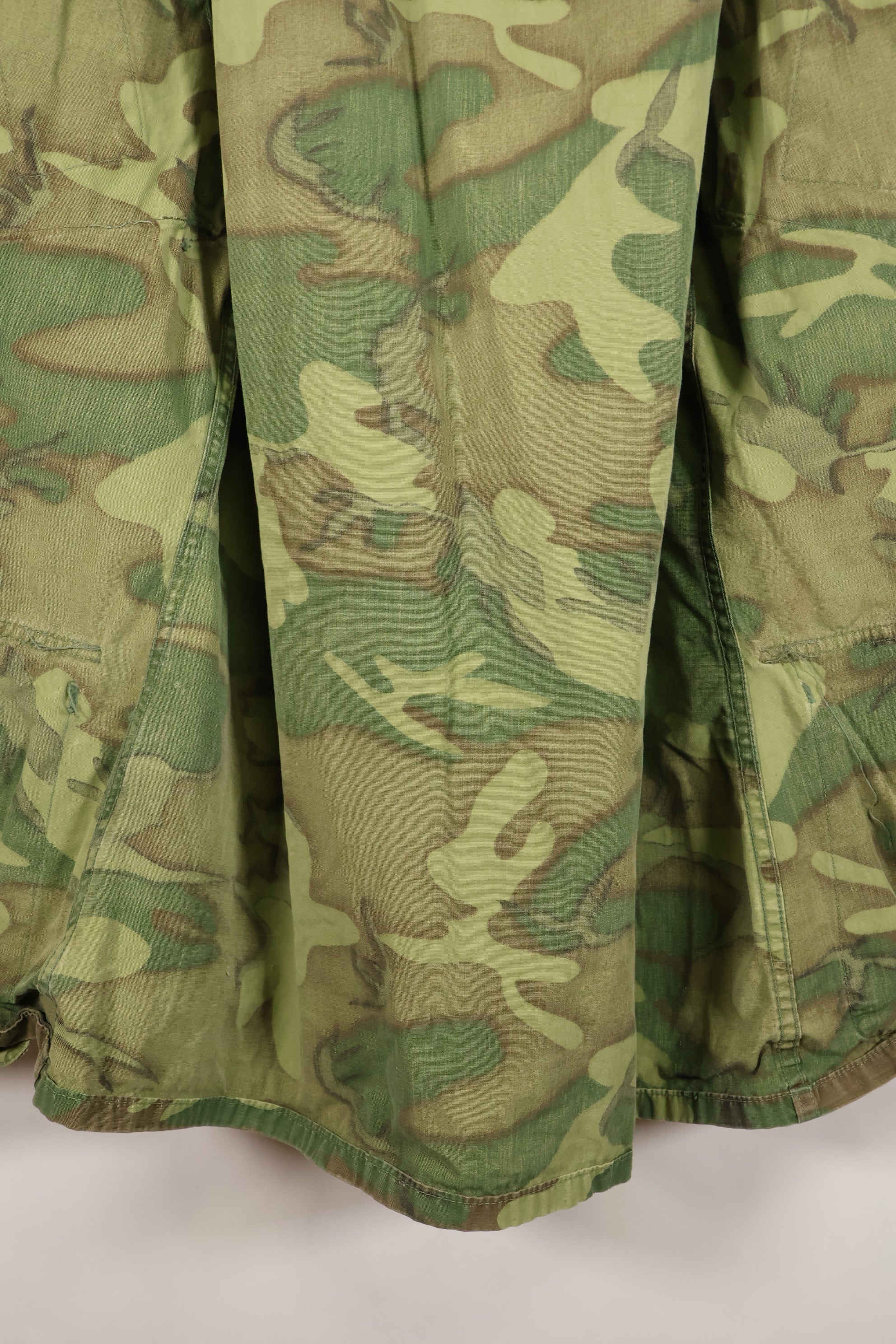 Estimated circa 1966–67; Estimated S-R; Early print; ERDL leaf camouflage; No rip; Fatigue jacket; Short sleeves; Used