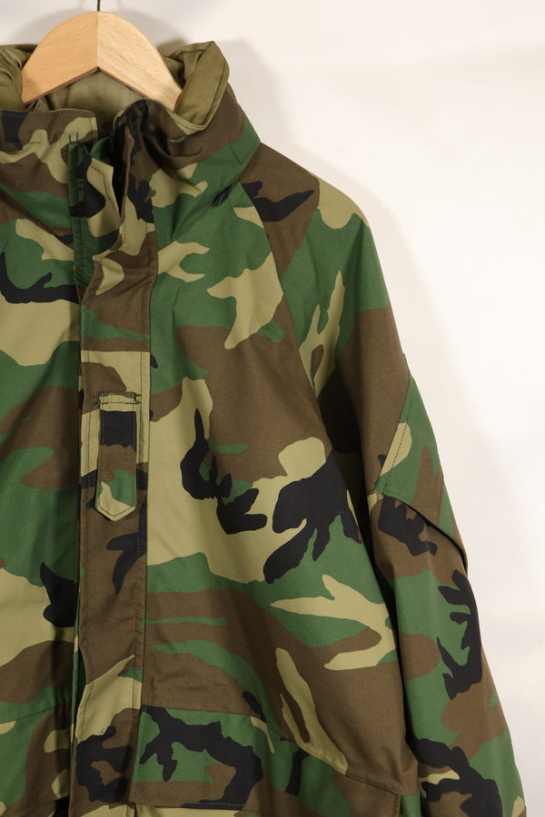 1997 Contract M-R U.S. Army Woodland Camouflage ECWCS Gen1 Gore-Tex Hoodie, Used