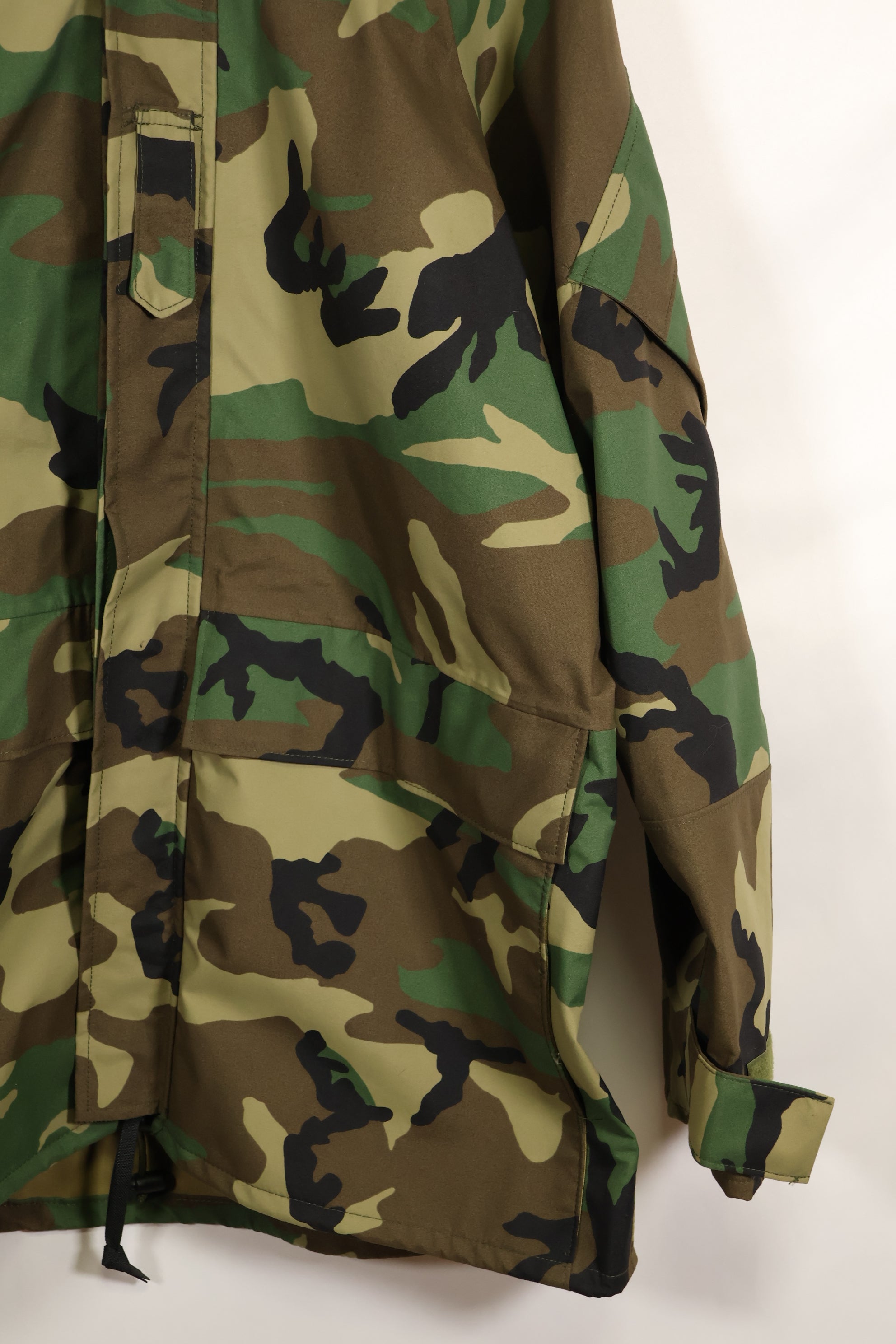 1997 Contract M-R U.S. Army Woodland Camouflage ECWCS Gen1 Gore-Tex Hoodie, Used