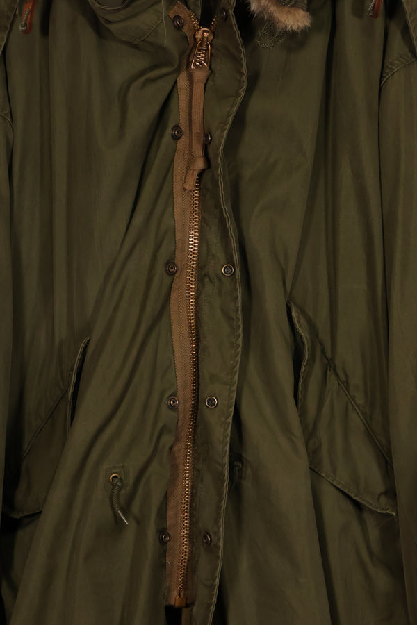 Early 1950s MEDIUM M51 Field Parka with coyote hood, used.
