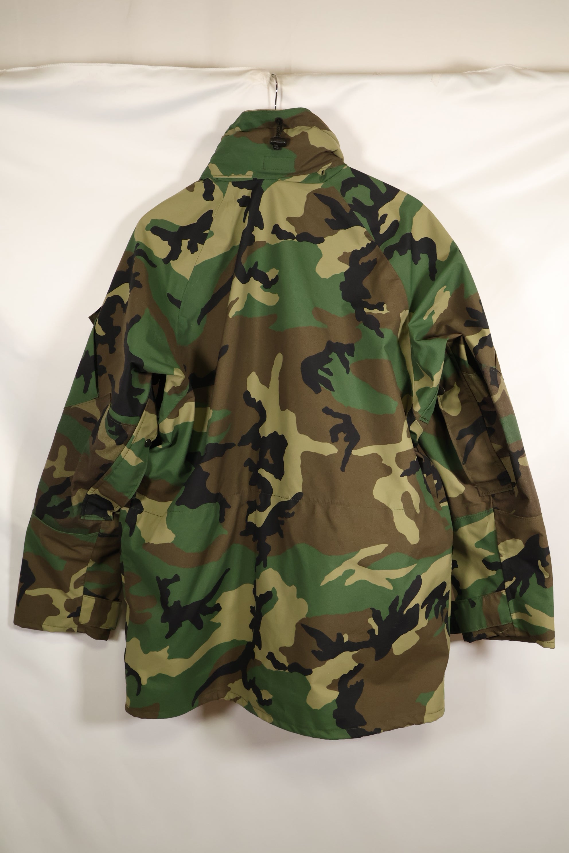 1997 Contract M-R U.S. Army Woodland Camouflage ECWCS Gen1 Gore-Tex Hoodie, Used