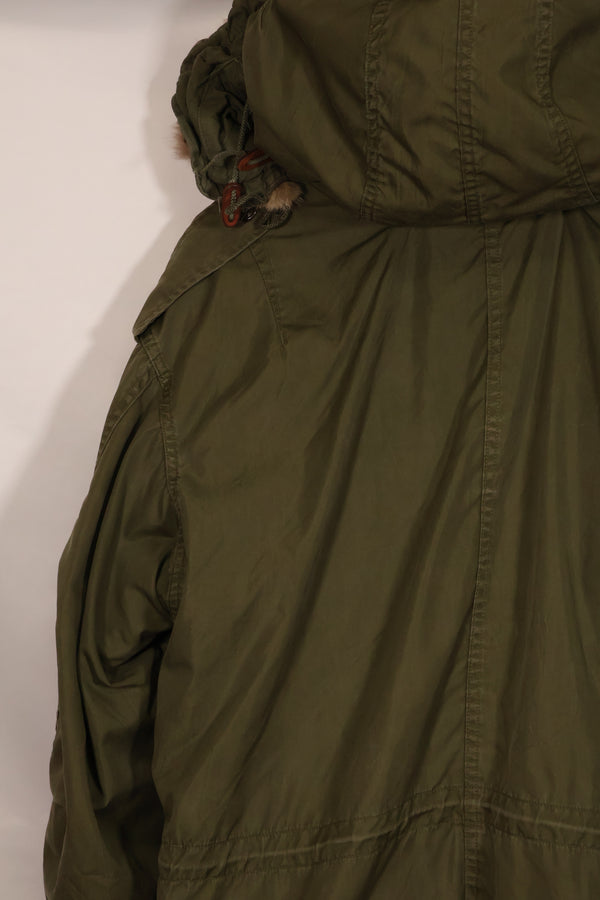 Early 1950s MEDIUM M51 Field Parka with coyote hood, used.