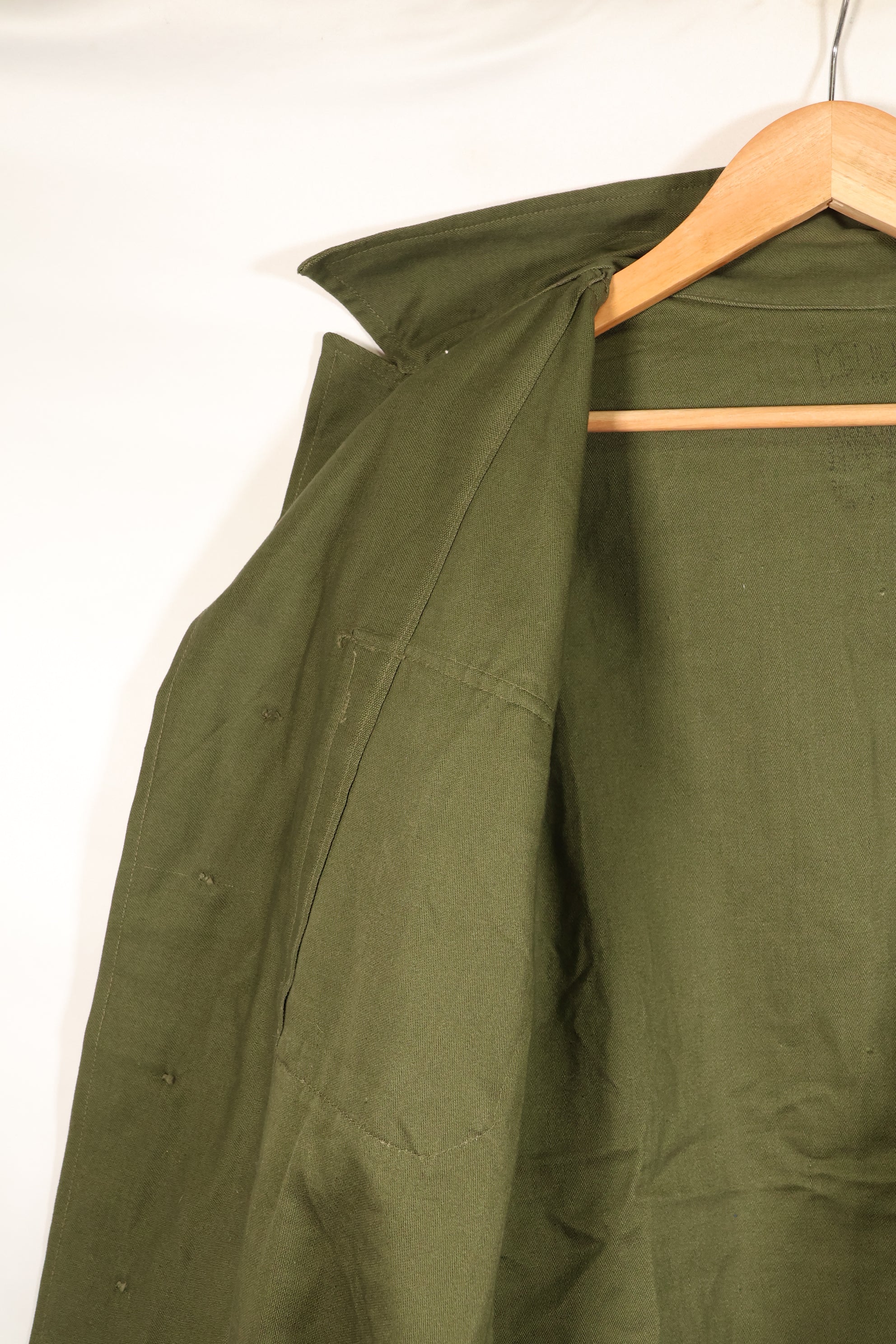 1950年代後半　MEDIUM　アメリカ軍　初期型　OG-107　ユーティリティシャツ　テープ初付　中古品