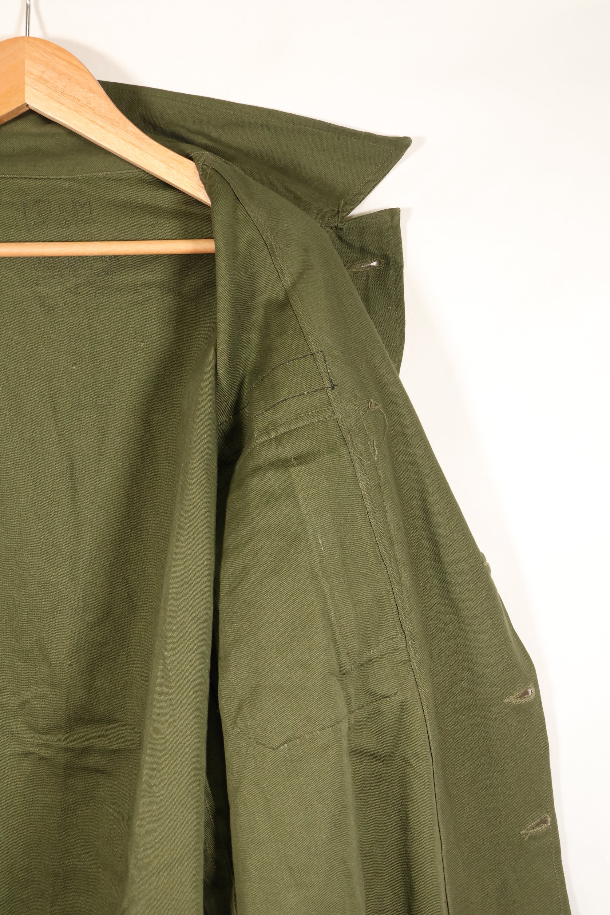 1950年代後半　MEDIUM　アメリカ軍　初期型　OG-107　ユーティリティシャツ　テープ初付　中古品
