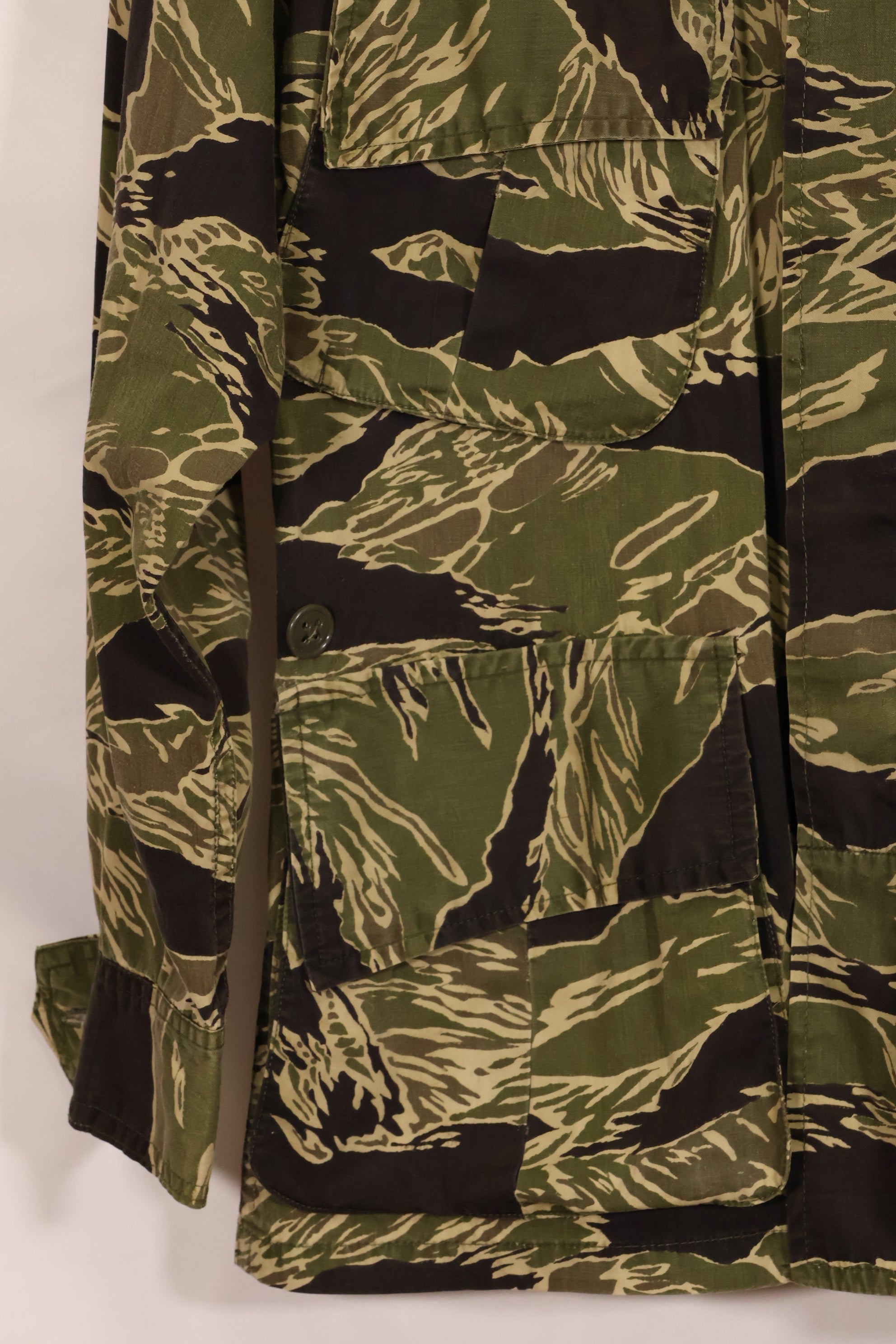 1960s lightweight fabric Okinawa Tiger jungle fatigues cut jacket, used.