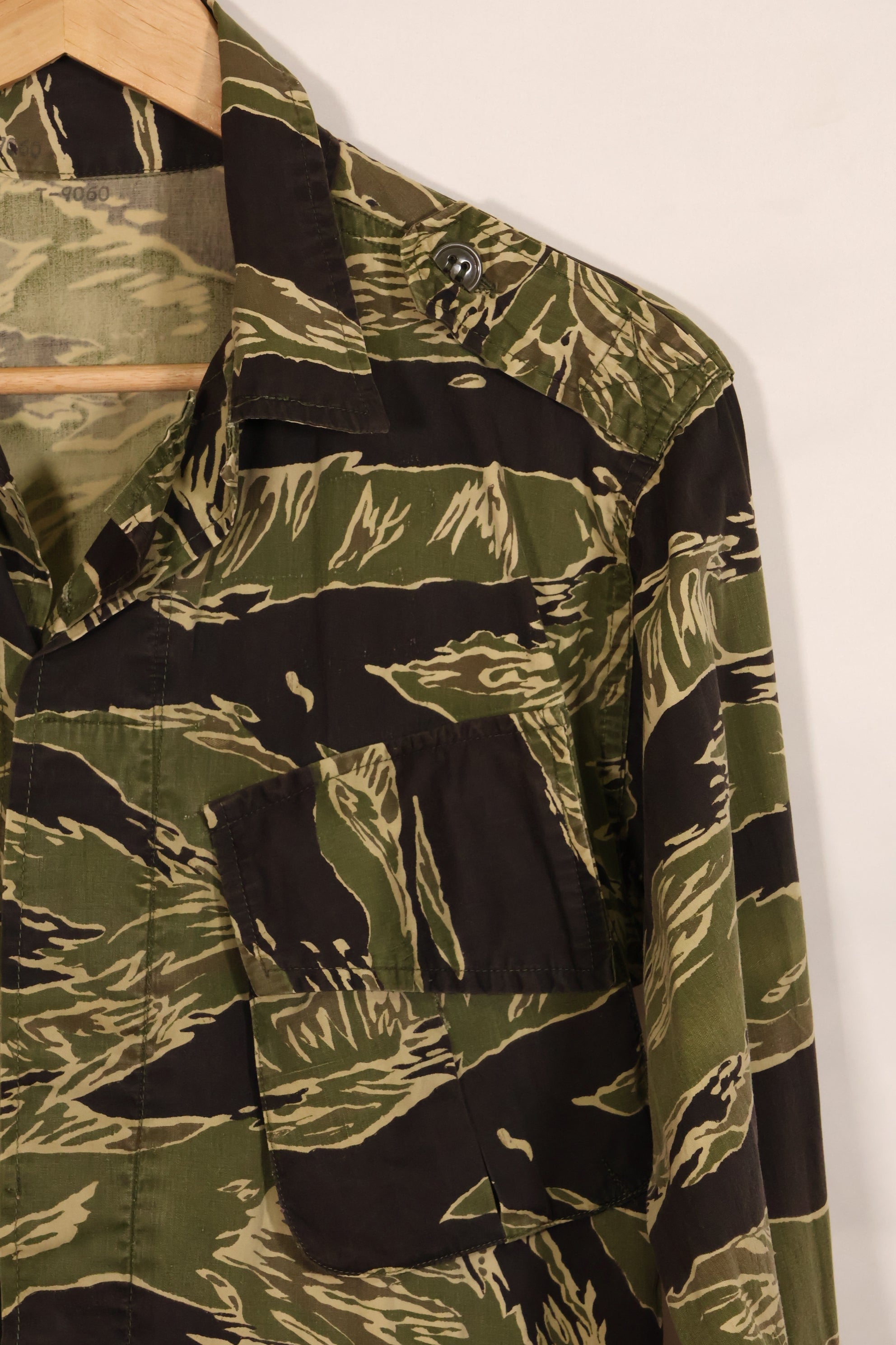 1960s lightweight fabric Okinawa Tiger jungle fatigues cut jacket, used.