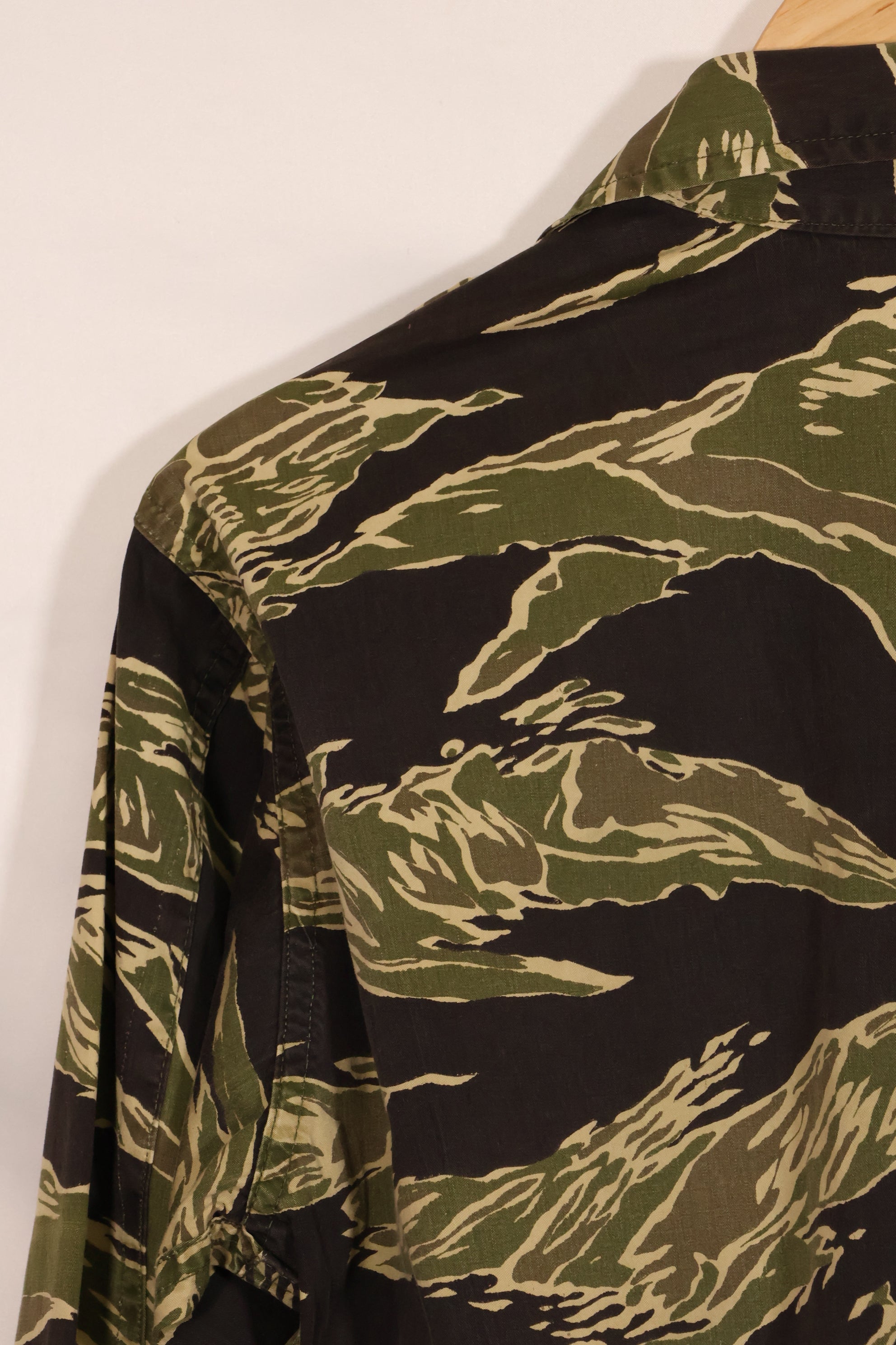 1960s lightweight fabric Okinawa Tiger jungle fatigues cut jacket, used.