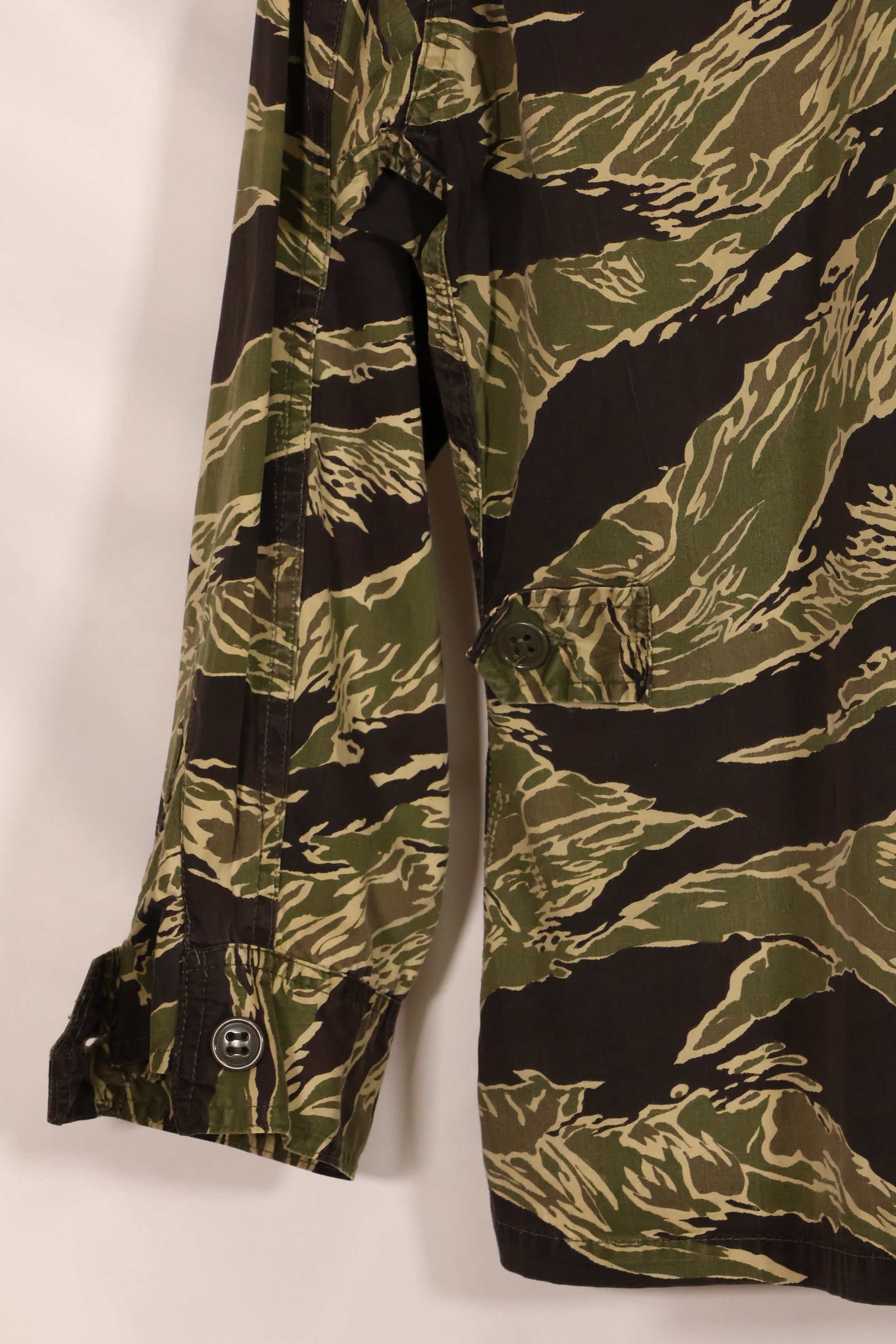 1960s lightweight fabric Okinawa Tiger jungle fatigues cut jacket, used.
