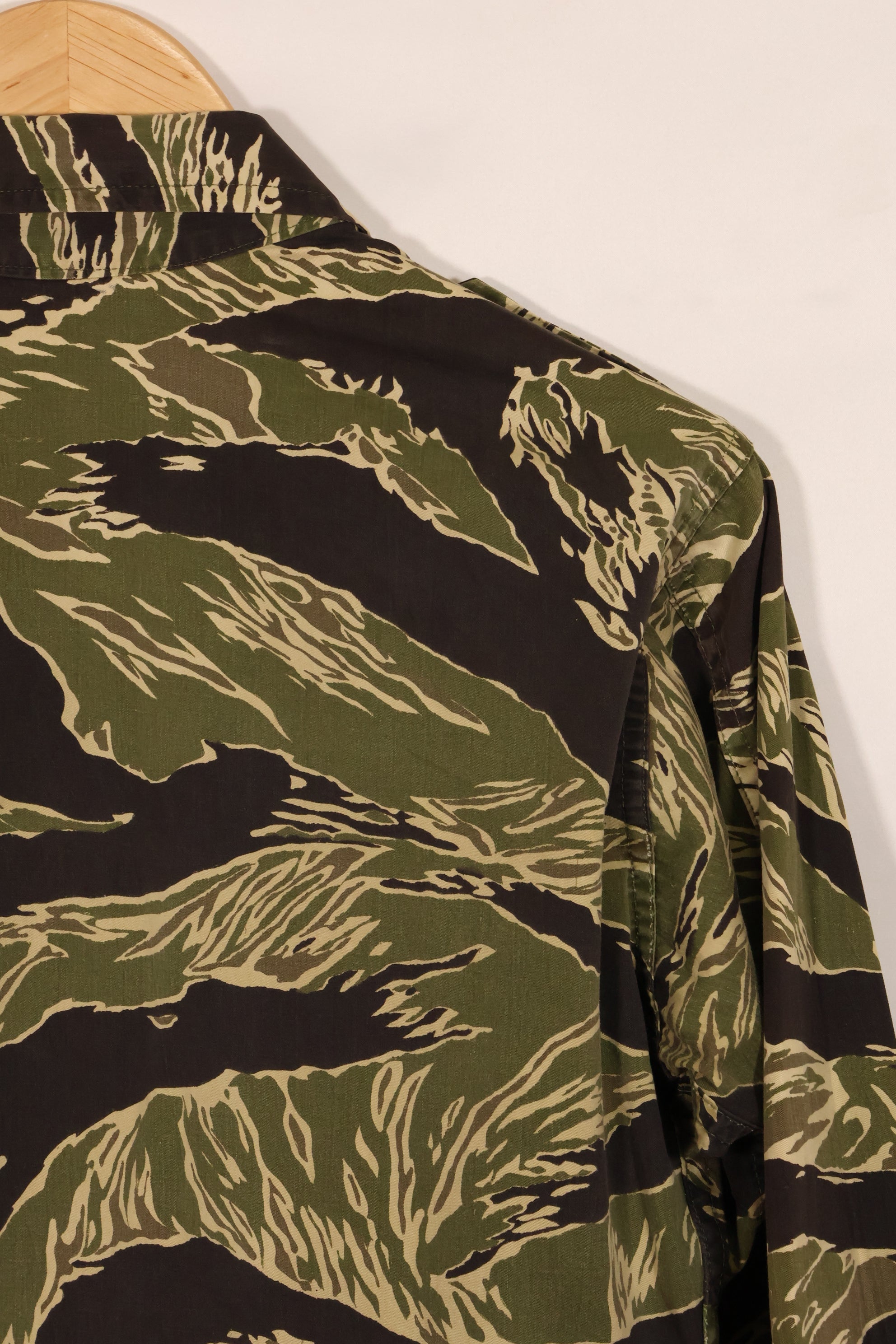 1960s lightweight fabric Okinawa Tiger jungle fatigues cut jacket, used.