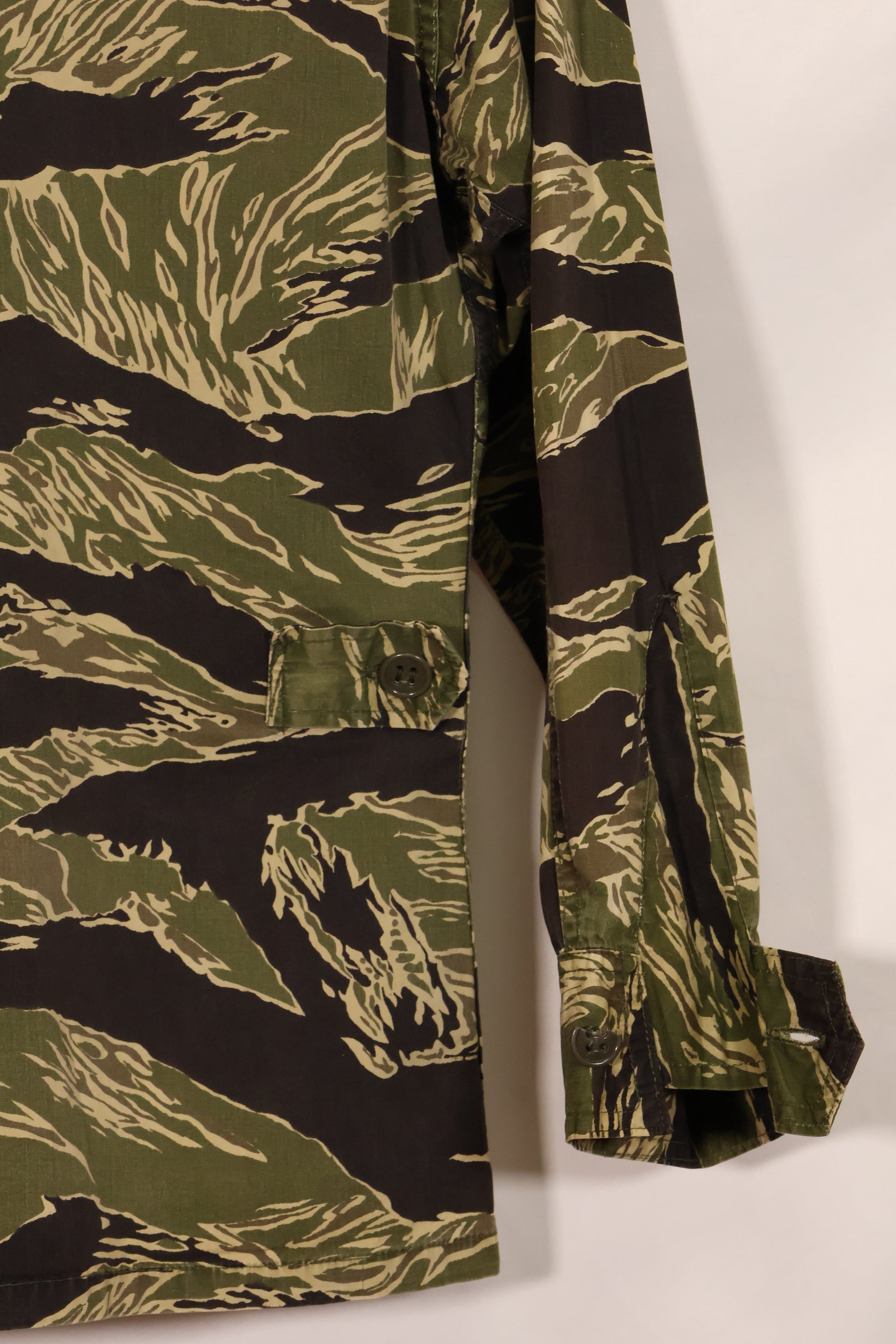 1960s lightweight fabric Okinawa Tiger jungle fatigues cut jacket, used.