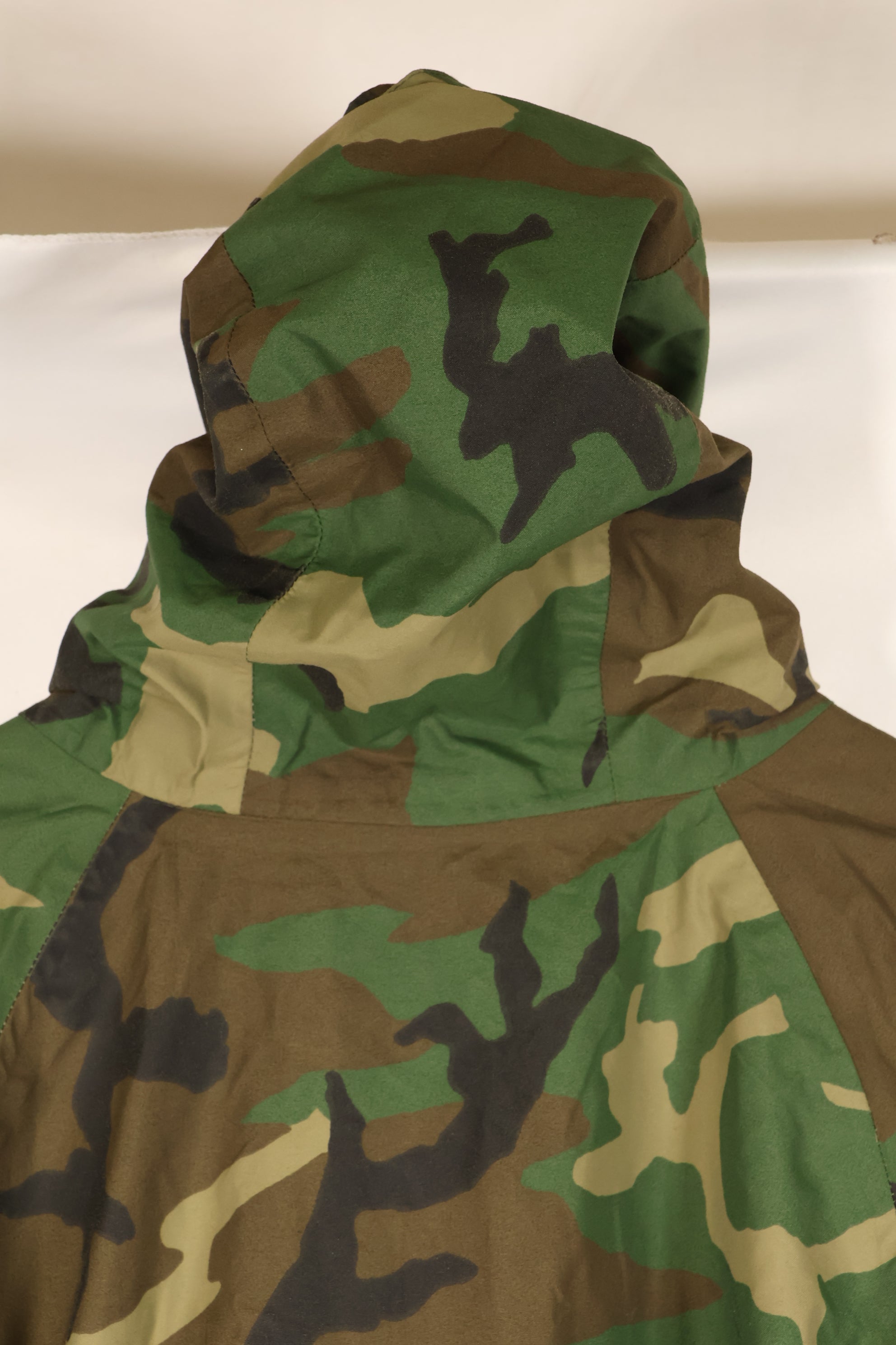 1990 Contract U.S. Army ECWCS 1st Generation Gore-Tex Parka, Woodland Camo, X-Large, Regular Fit, Used