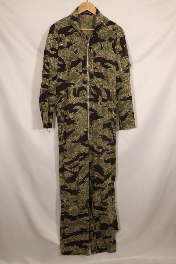 1960s 40L Okinawa Tiger Pattern Tiger Stripe Flight Suit Used