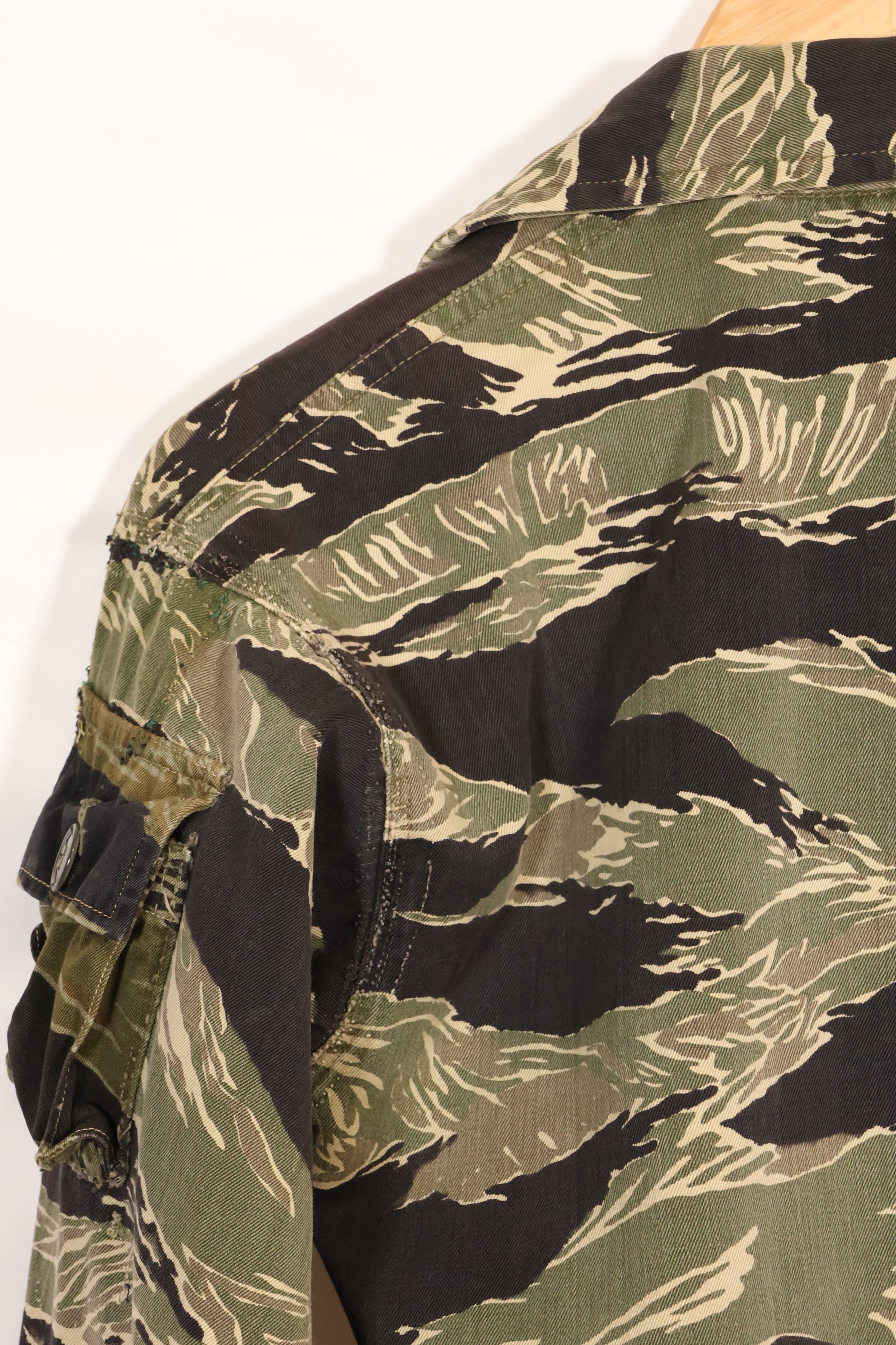 1960s Local Modified Okinawa Tiger Pattern Tiger Stripe Jacket C-1 Mike Force Used