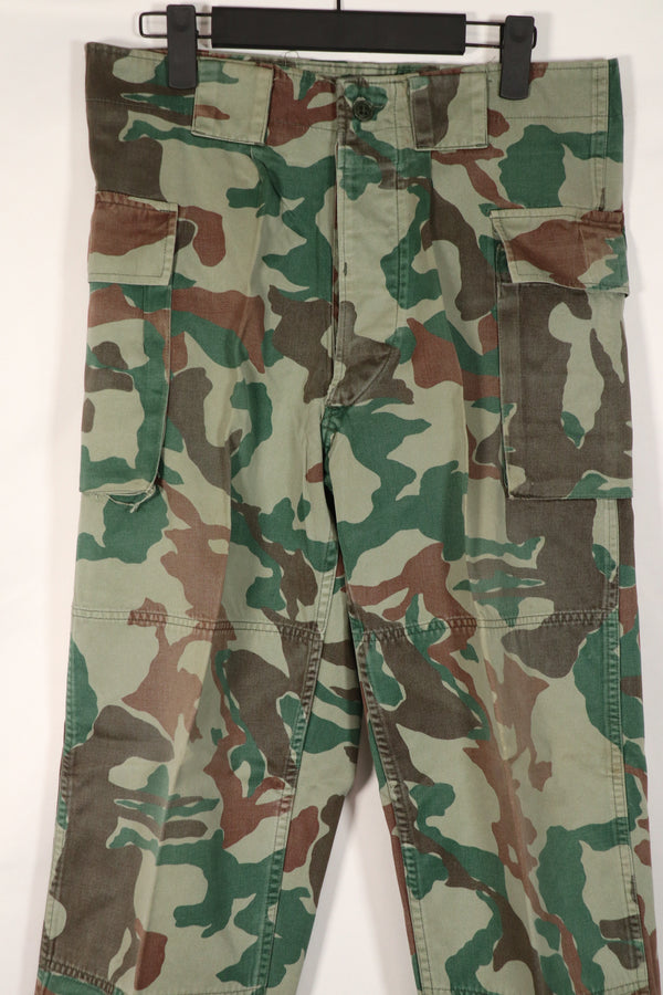 Real Japan Ground Self-Defense Force 1980's Kumazasa camouflage pants, used, scratches.