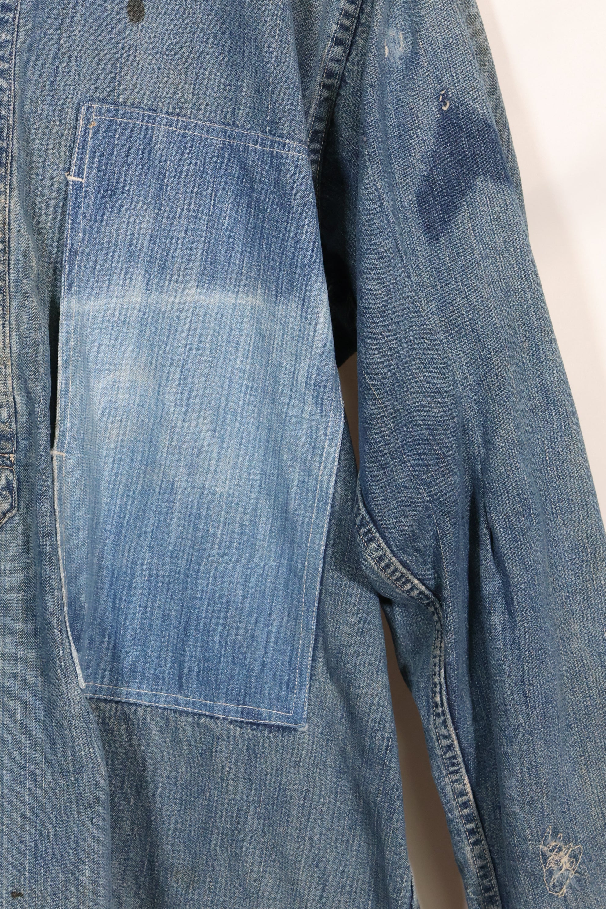 1930s U.S. Army denim pullover shirt, 3 buttons, used.