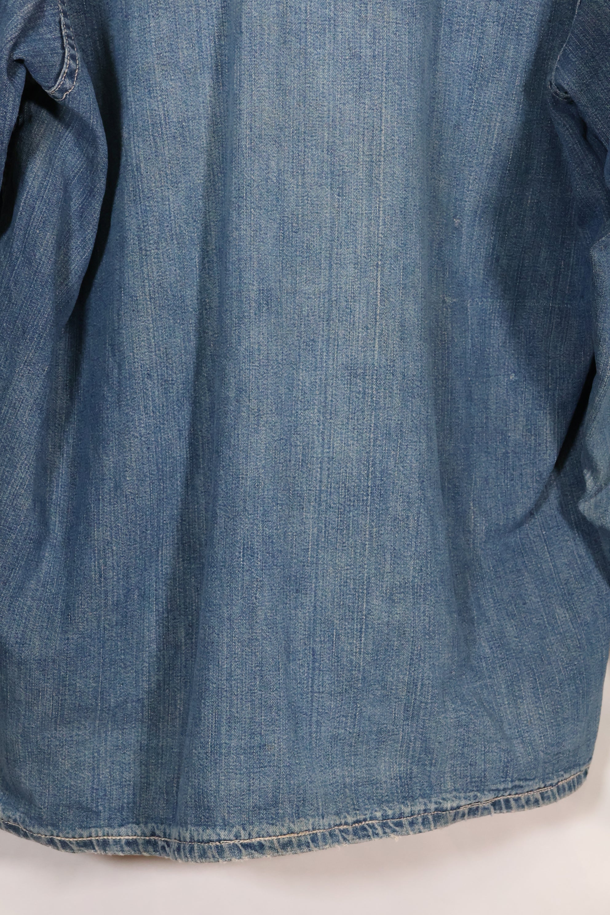 1930s U.S. Army denim pullover shirt, 3 buttons, used.